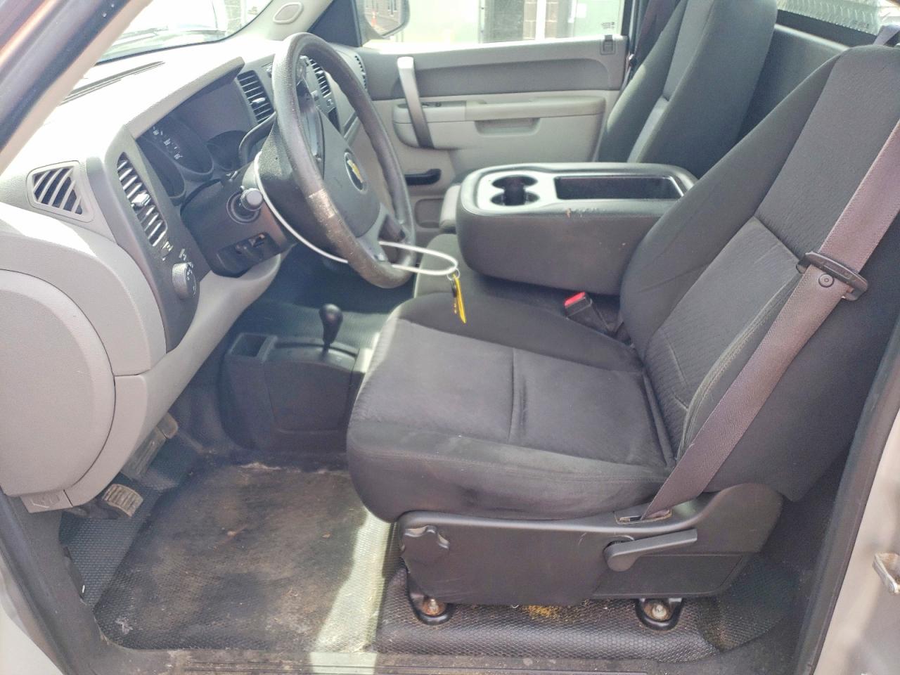 2011 Chevrolet Silverado K1500 Silver vin: 1GCNKPEA0BF157084