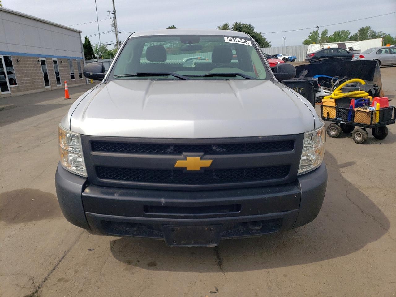 2011 Chevrolet Silverado K1500 Silver vin: 1GCNKPEA0BF157084