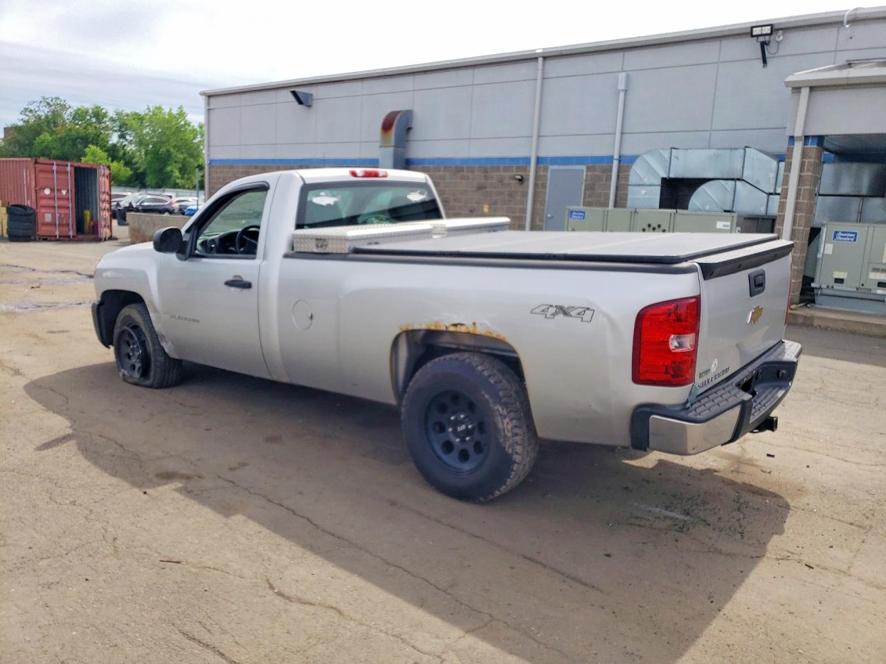 2011 Chevrolet Silverado K1500 Silver vin: 1GCNKPEA0BF157084