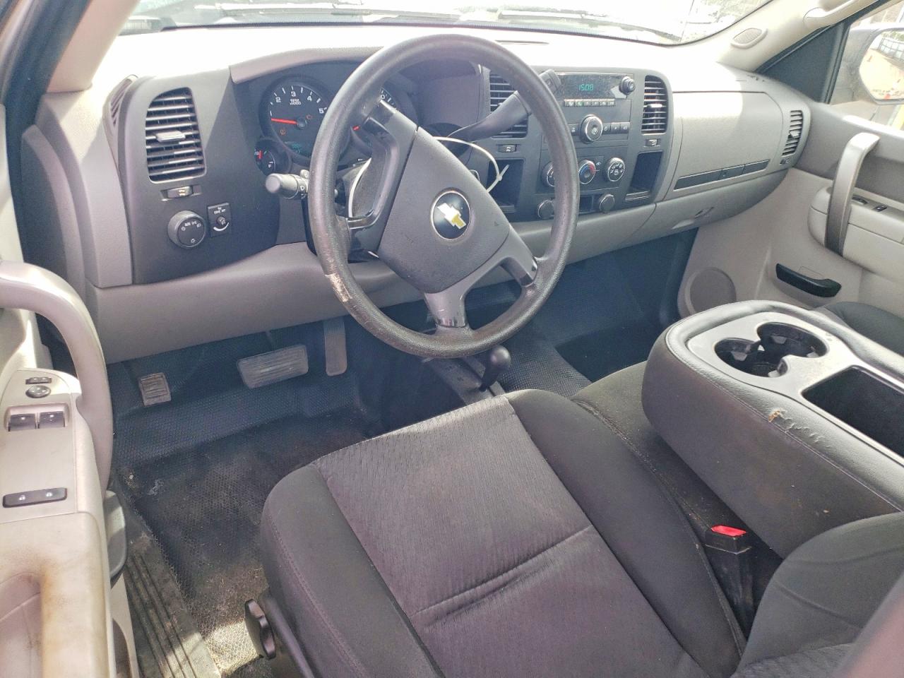 2011 Chevrolet Silverado K1500 Silver vin: 1GCNKPEA0BF157084