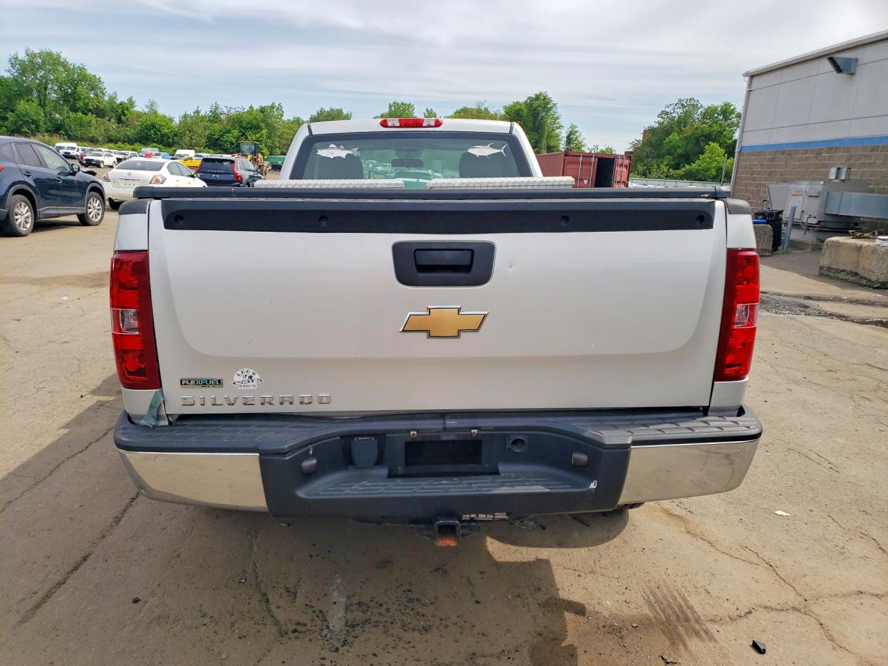 2011 Chevrolet Silverado K1500 Silver vin: 1GCNKPEA0BF157084
