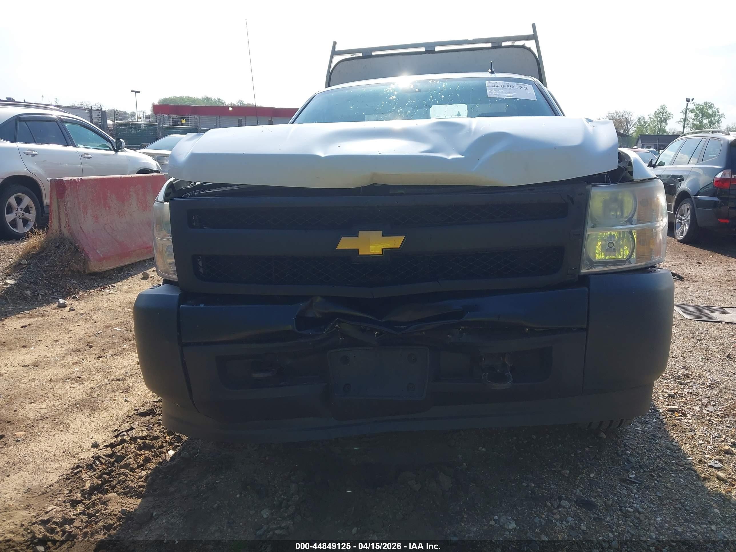 2011 Chevrolet Silverado 1500 Work Truck White vin: 1GCNKPEA1BZ257337