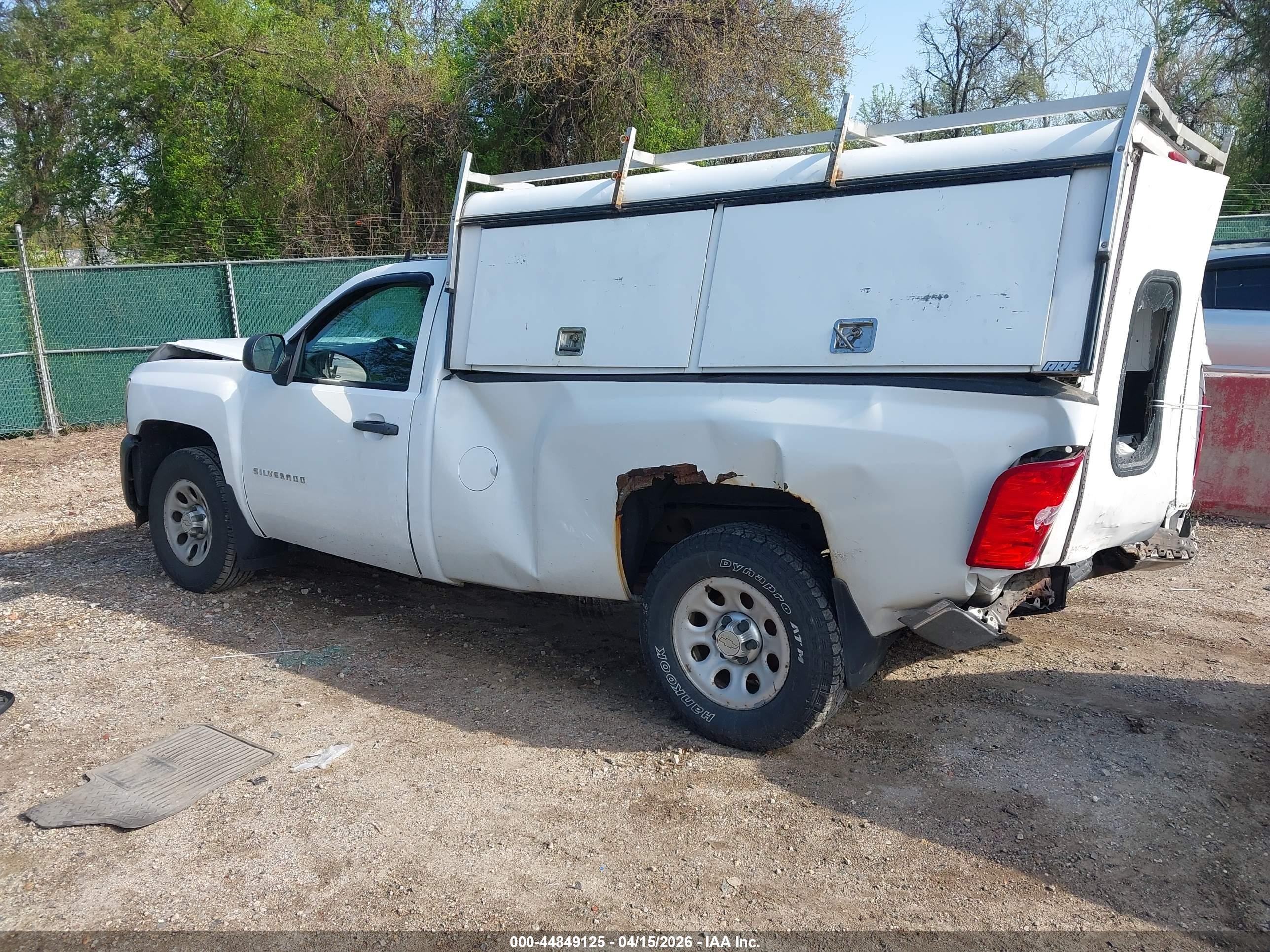 2011 Chevrolet Silverado 1500 Work Truck White vin: 1GCNKPEA1BZ257337
