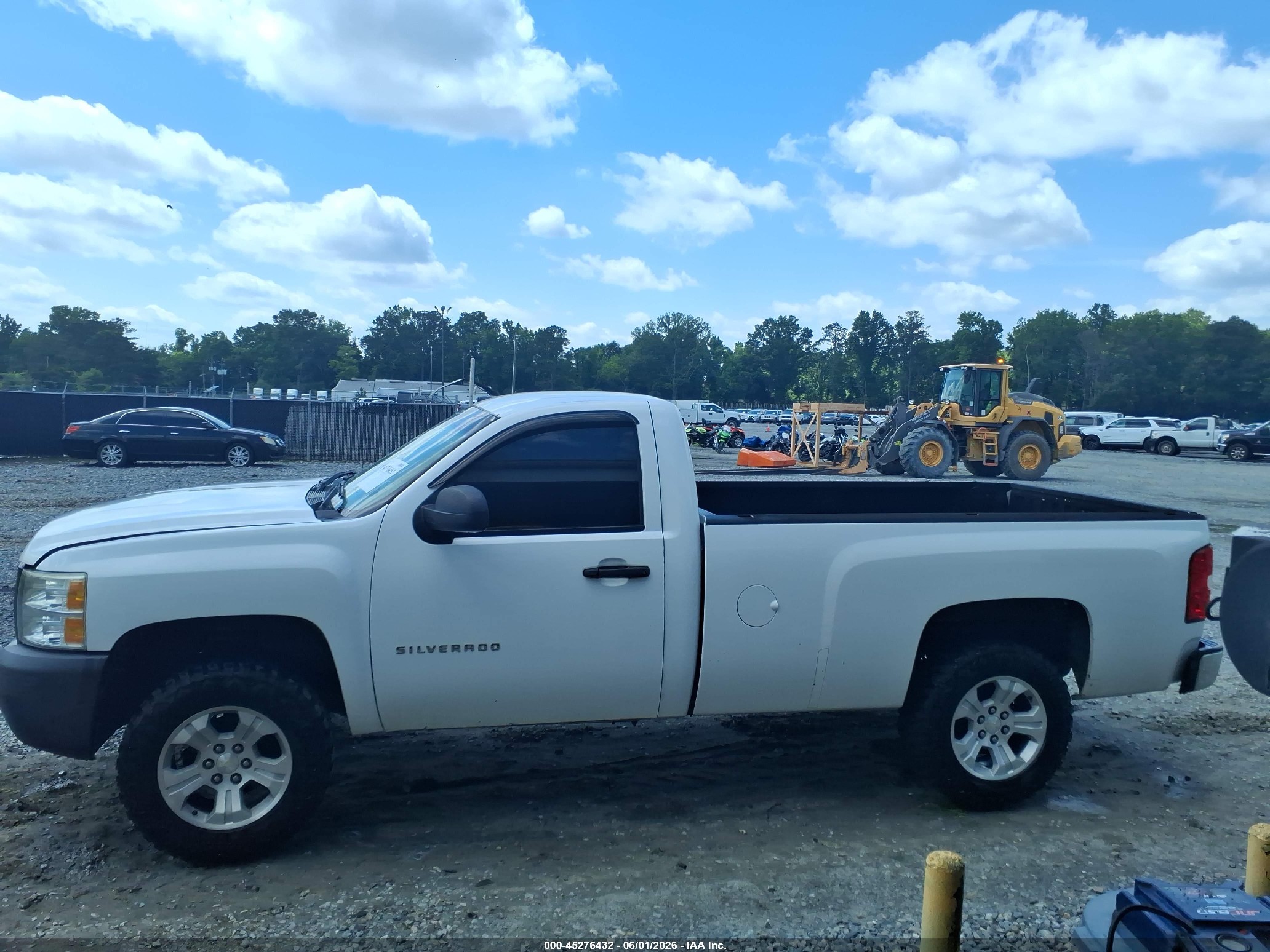 2011 Chevrolet Silverado 1500 Work Truck White vin: 1GCNKPEA1BZ371774