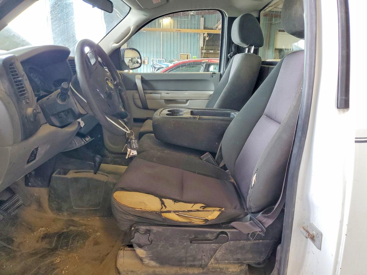 2012 Chevrolet Silverado K1500 Белый vin: 1GCNKPEA2CZ272477