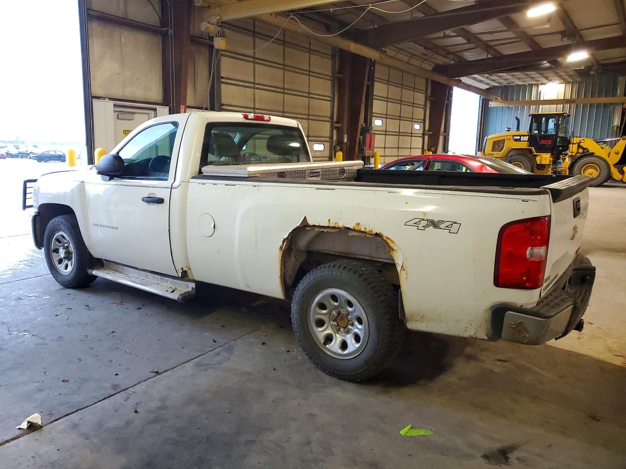 2012 Chevrolet Silverado K1500 Белый vin: 1GCNKPEA2CZ272477