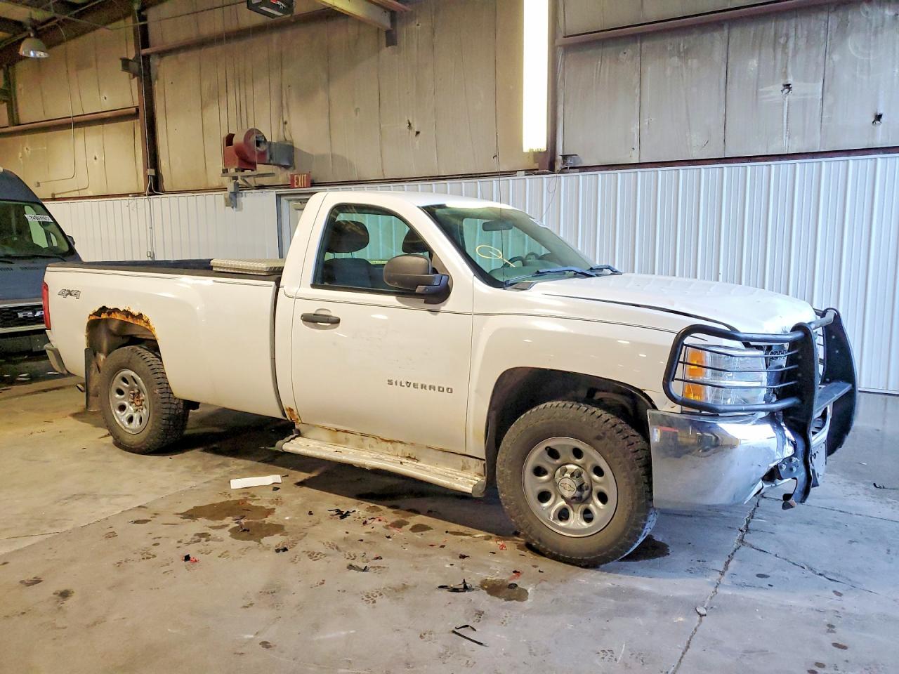 2012 Chevrolet Silverado K1500 Белый vin: 1GCNKPEA2CZ272477