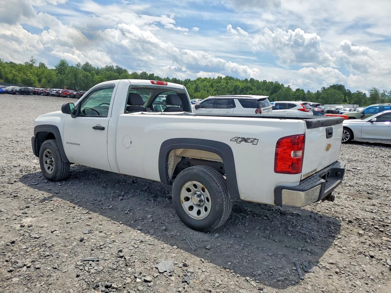 2013 Chevrolet Silverado K1500 Белый vin: 1GCNKPEA2DZ280225