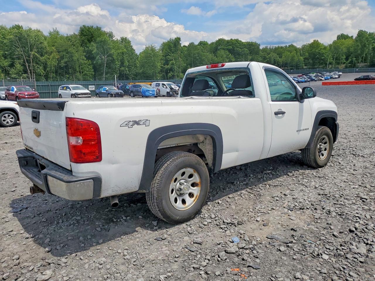 2013 Chevrolet Silverado K1500 Белый vin: 1GCNKPEA2DZ280225