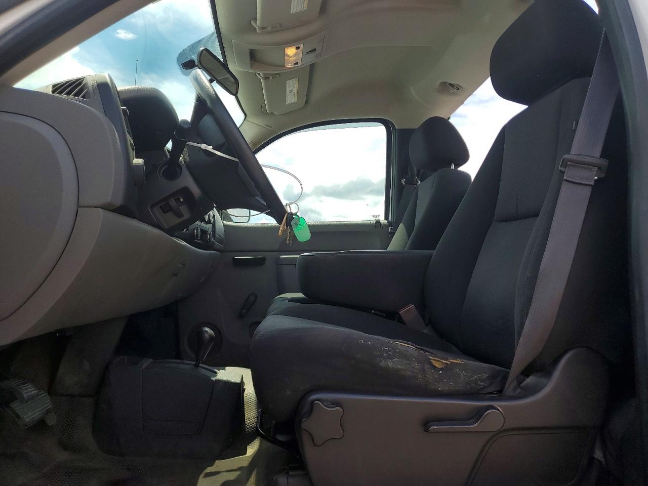 2013 Chevrolet Silverado K1500 Белый vin: 1GCNKPEA2DZ280225