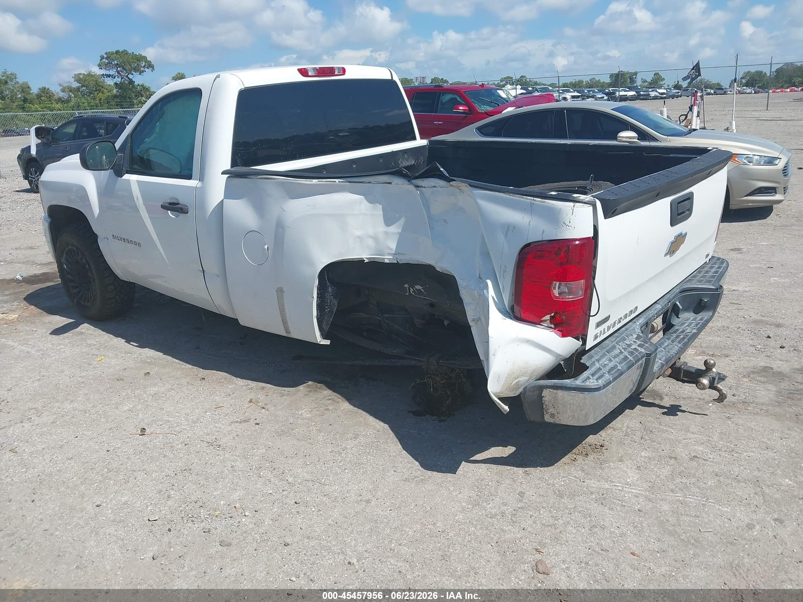 2011 Chevrolet Silverado 1500 Work Truck White vin: 1GCNKPEA4BZ147656
