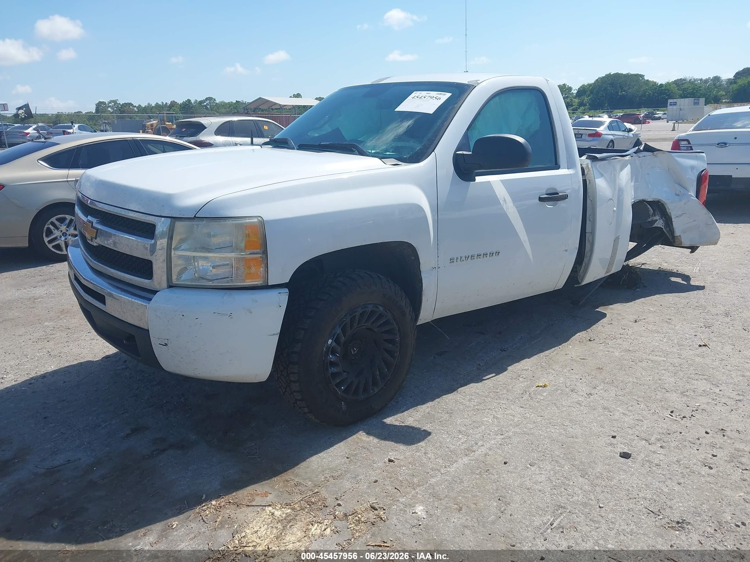 2011 Chevrolet Silverado 1500 Work Truck White vin: 1GCNKPEA4BZ147656