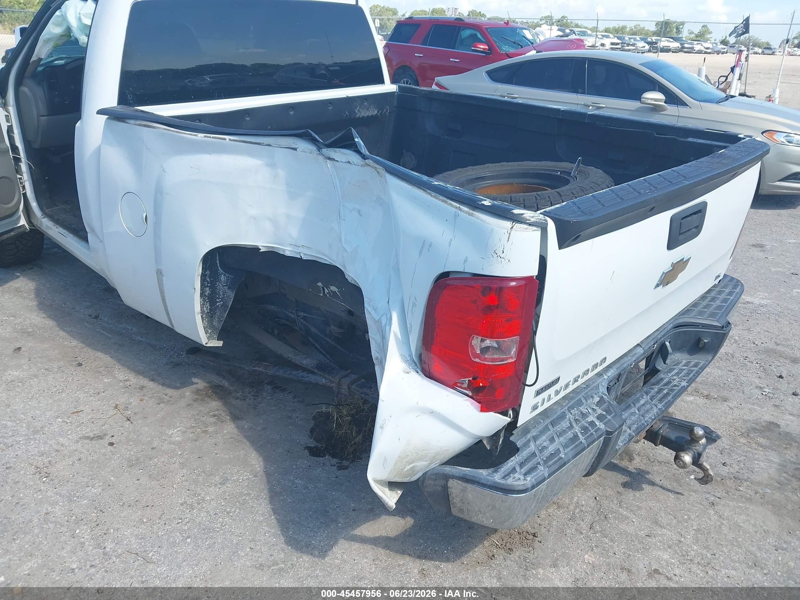 2011 Chevrolet Silverado 1500 Work Truck White vin: 1GCNKPEA4BZ147656