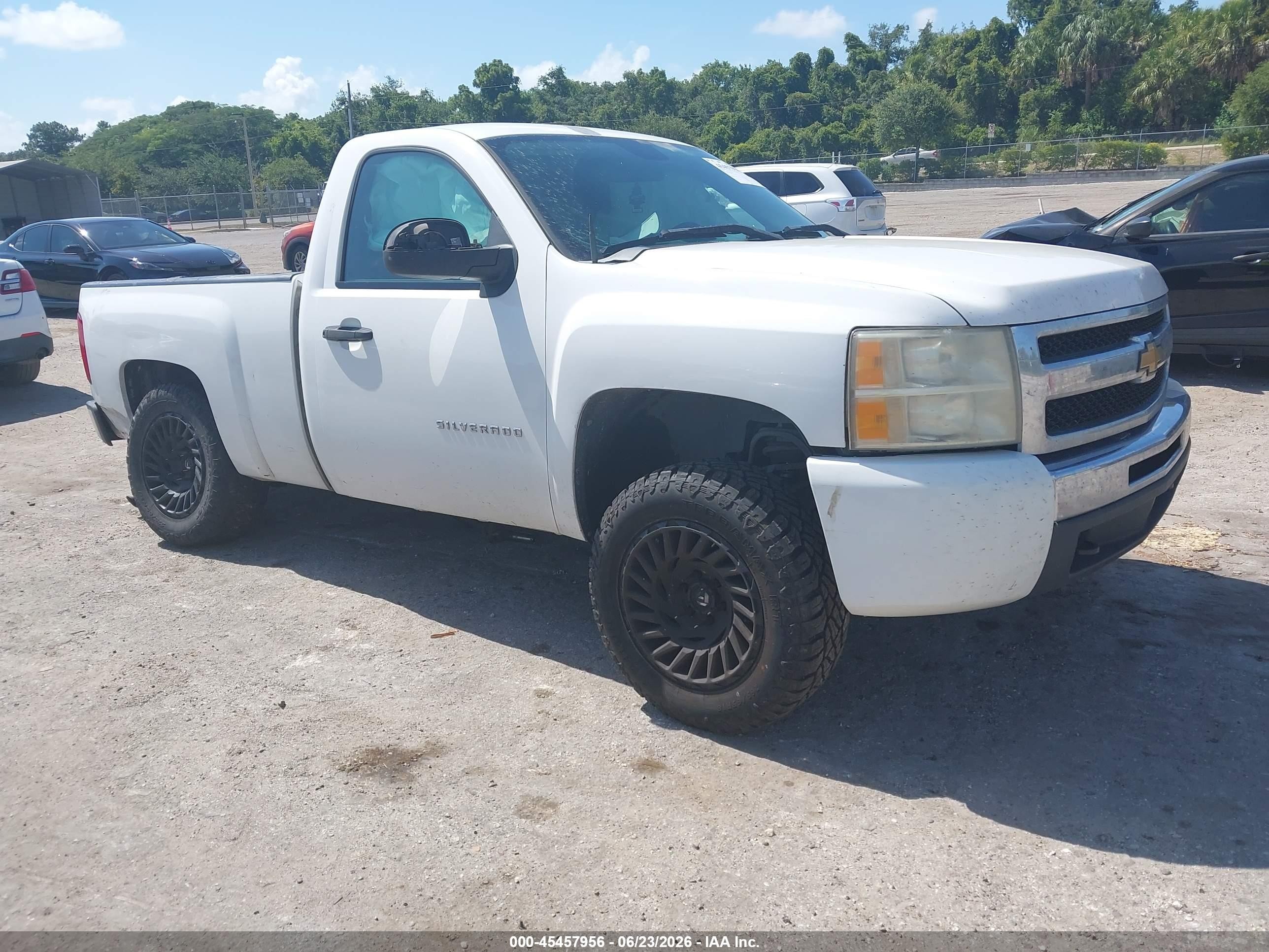 2011 Chevrolet Silverado 1500 Work Truck Белый vin: 1GCNKPEA4BZ147656