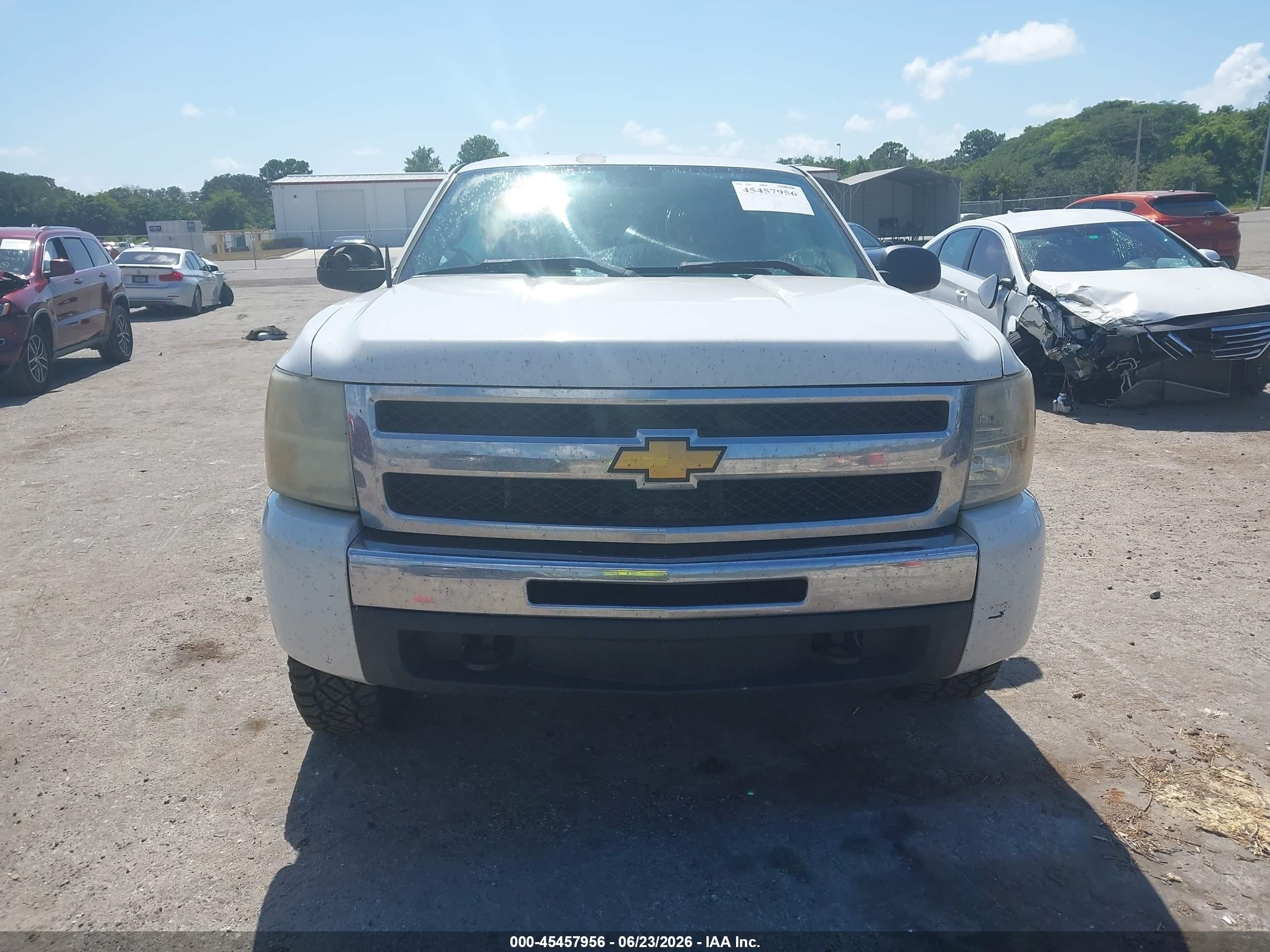 2011 Chevrolet Silverado 1500 Work Truck White vin: 1GCNKPEA4BZ147656