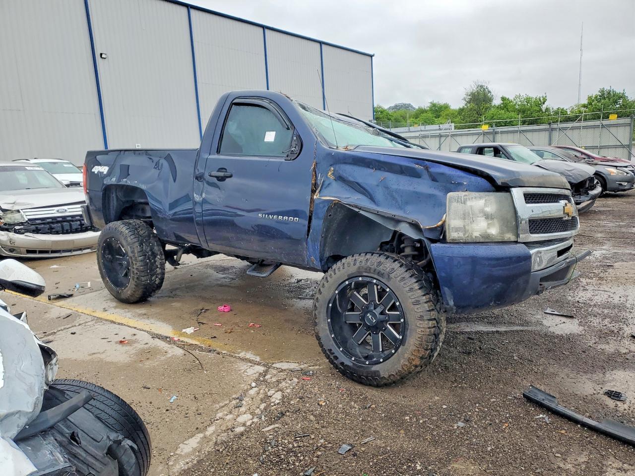 2011 Chevrolet Silverado K1500 Blue vin: 1GCNKPEA8BZ175430