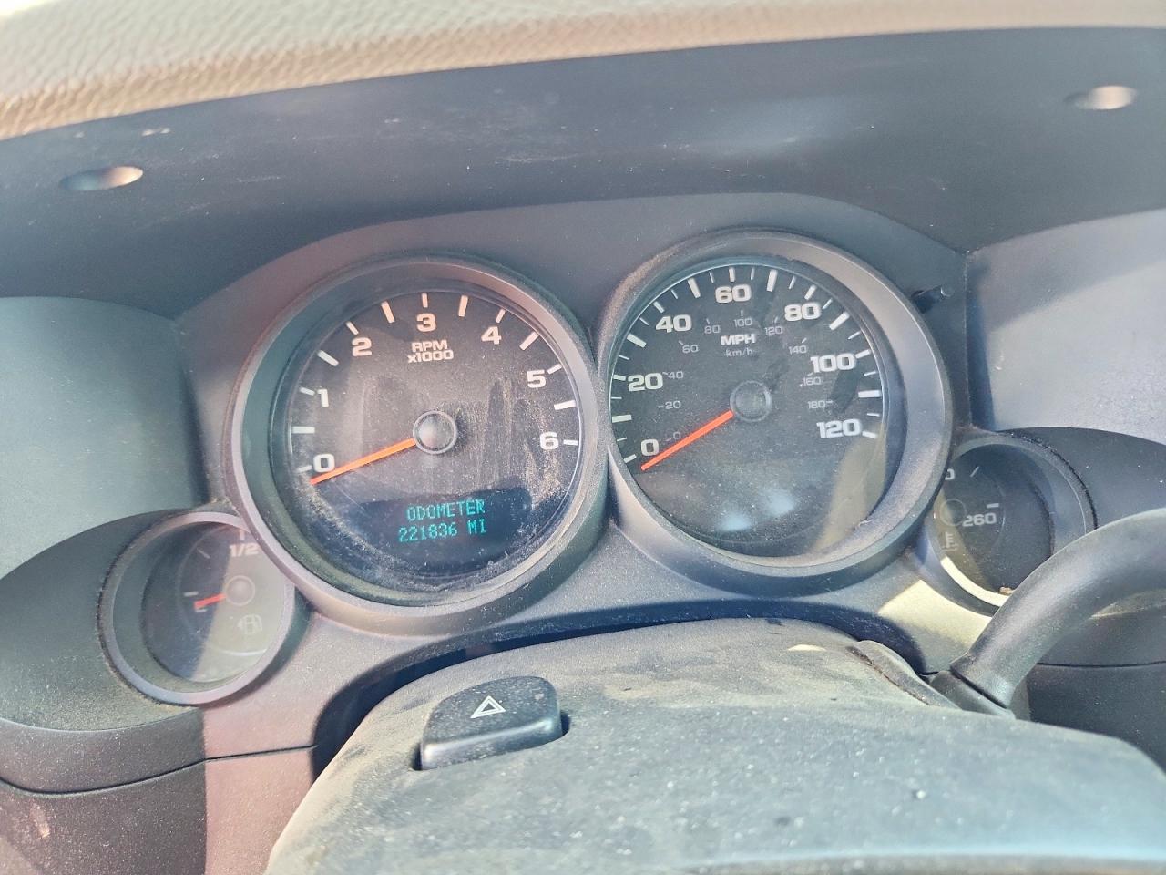 2011 Chevrolet Silverado K1500 White vin: 1GCNKPEA8BZ260929