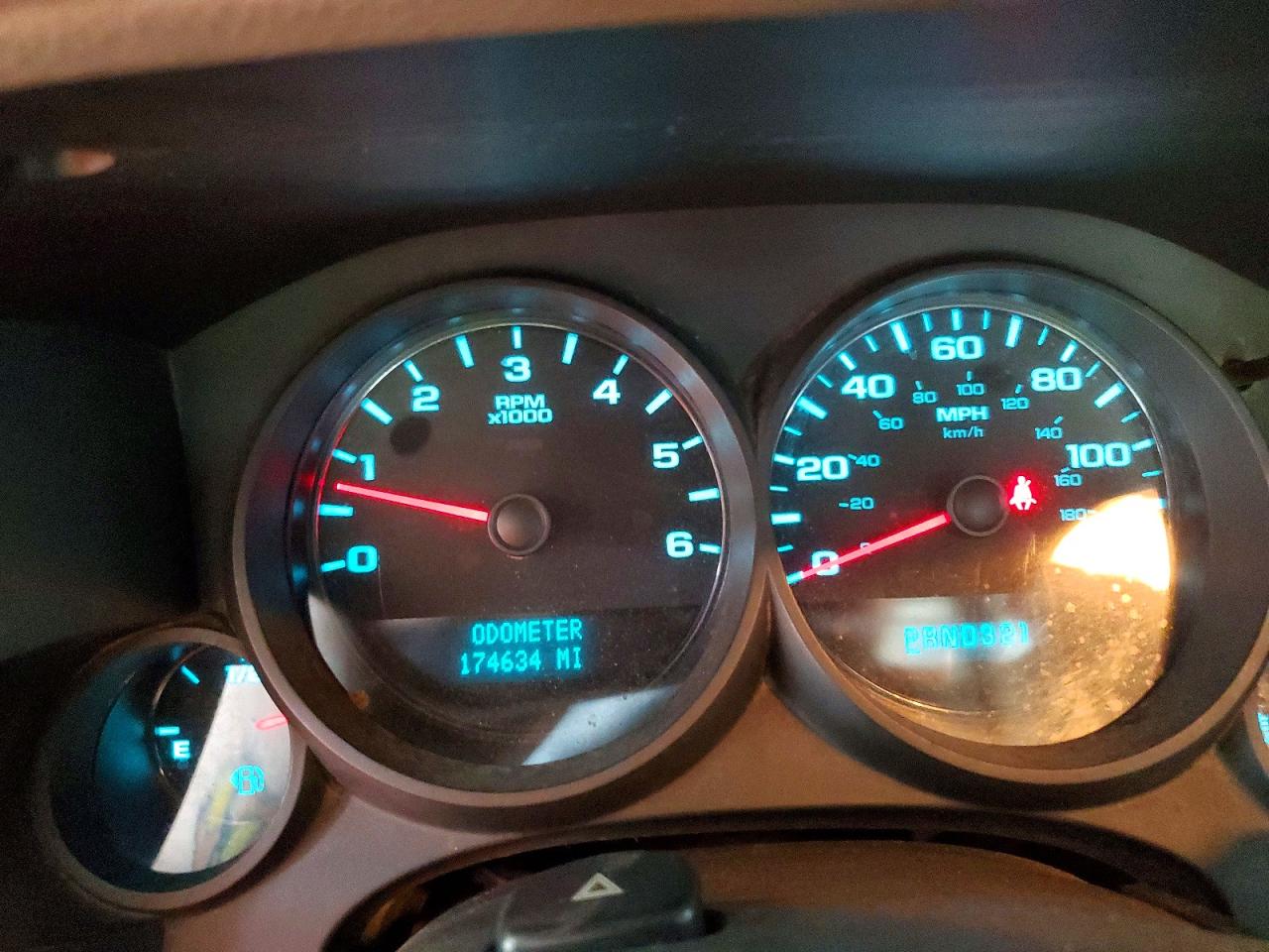 2011 Chevrolet Silverado K1500 White vin: 1GCNKPEX1BZ180117