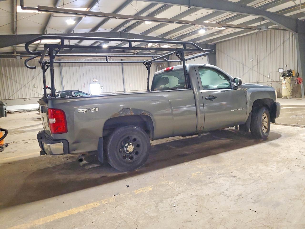 2011 Chevrolet Silverado K1500 Gray vin: 1GCNKPEX4BZ236504