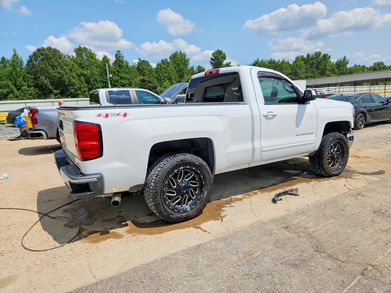 2015 Chevrolet Silverado K1500 Lt White vin: 1GCNKREC5FZ362546