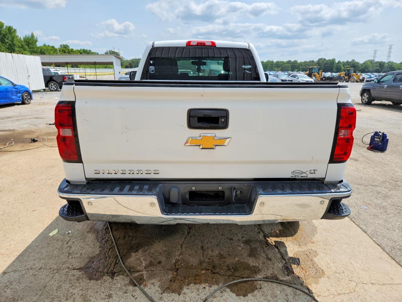 2015 Chevrolet Silverado K1500 Lt White vin: 1GCNKREC5FZ362546
