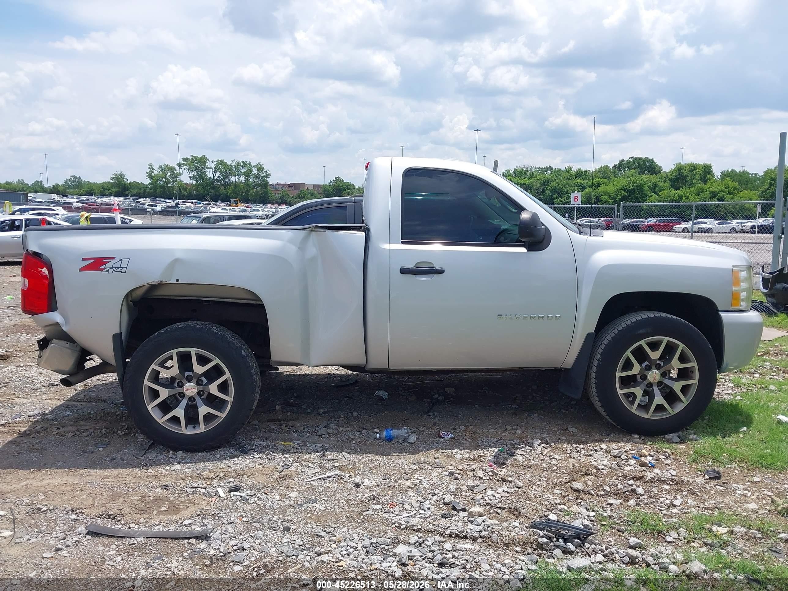 2011 Chevrolet Silverado 1500 Lt Silver vin: 1GCNKSE08BZ283539