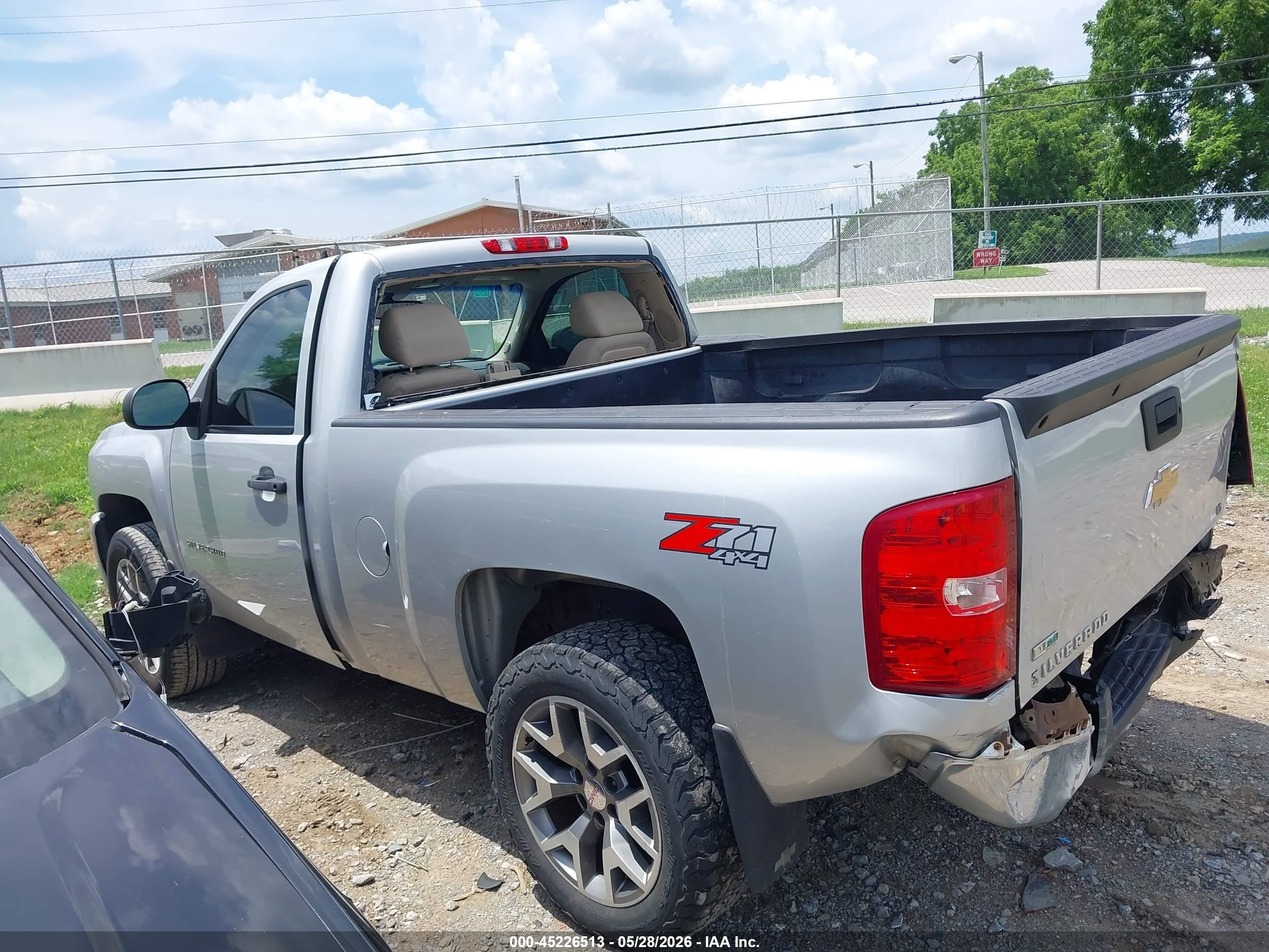 2011 Chevrolet Silverado 1500 Lt Silver vin: 1GCNKSE08BZ283539