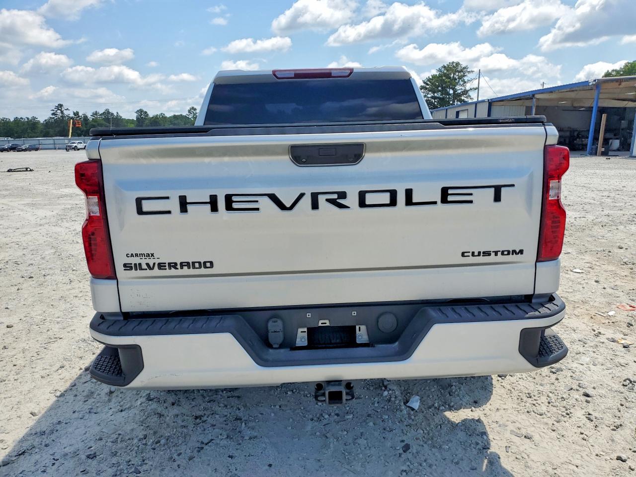 2022 Chevrolet Silverado C1500 Custom Silver vin: 1GCPABEK7NZ523391