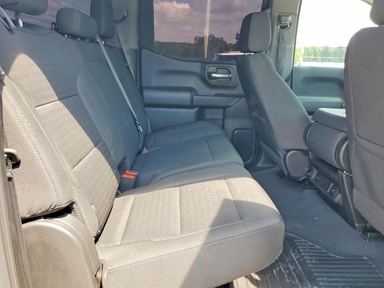 2022 Chevrolet Silverado C1500 Custom Silver vin: 1GCPABEK7NZ523391