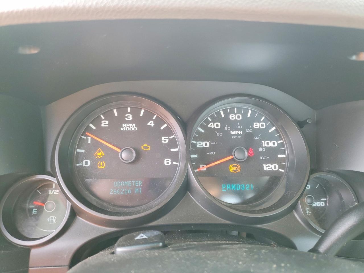 2010 Chevrolet Silverado C1500 White vin: 1GCPCPEA2AZ213058