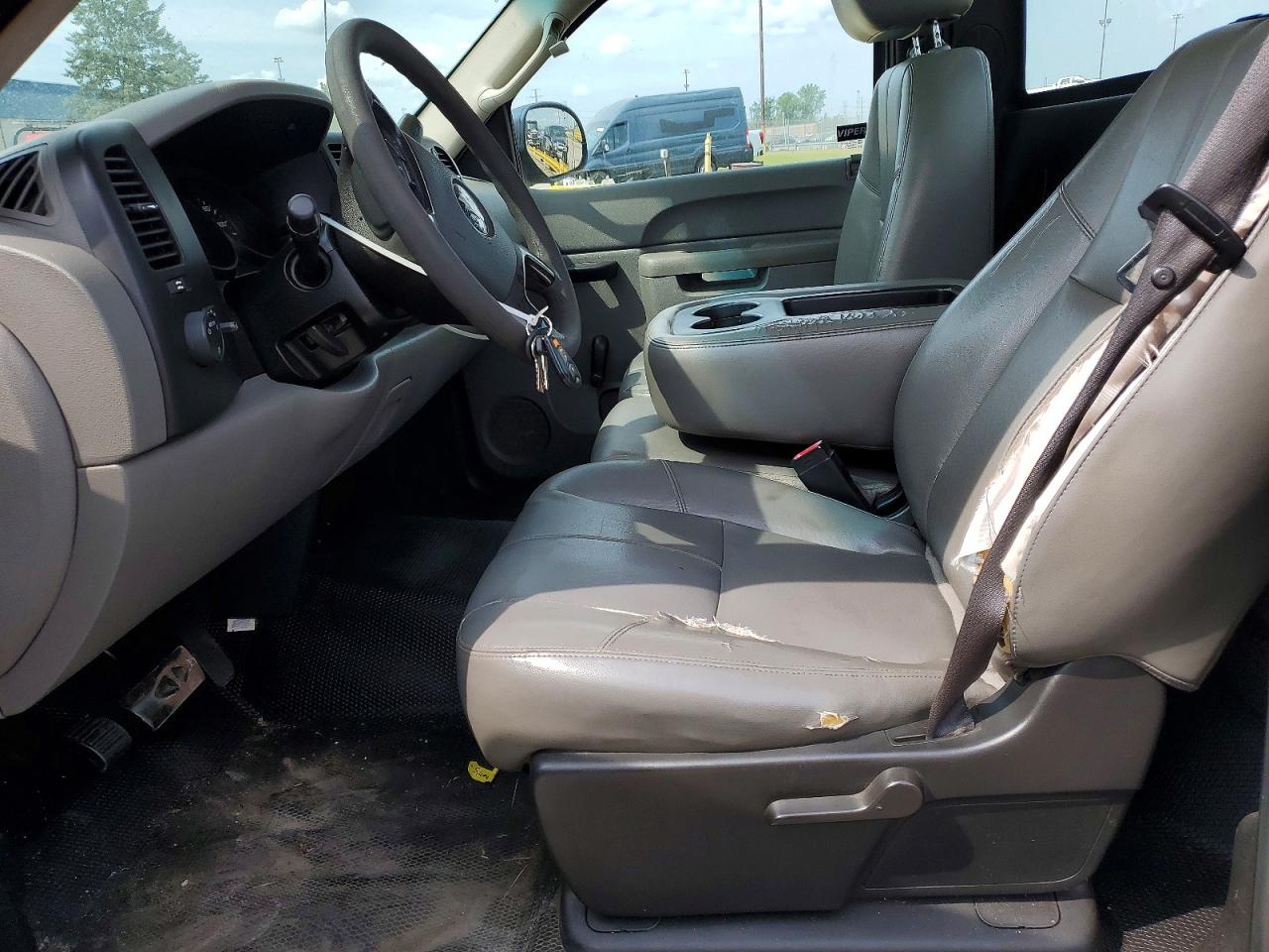 2010 Chevrolet Silverado C1500 White vin: 1GCPCPEA2AZ213058
