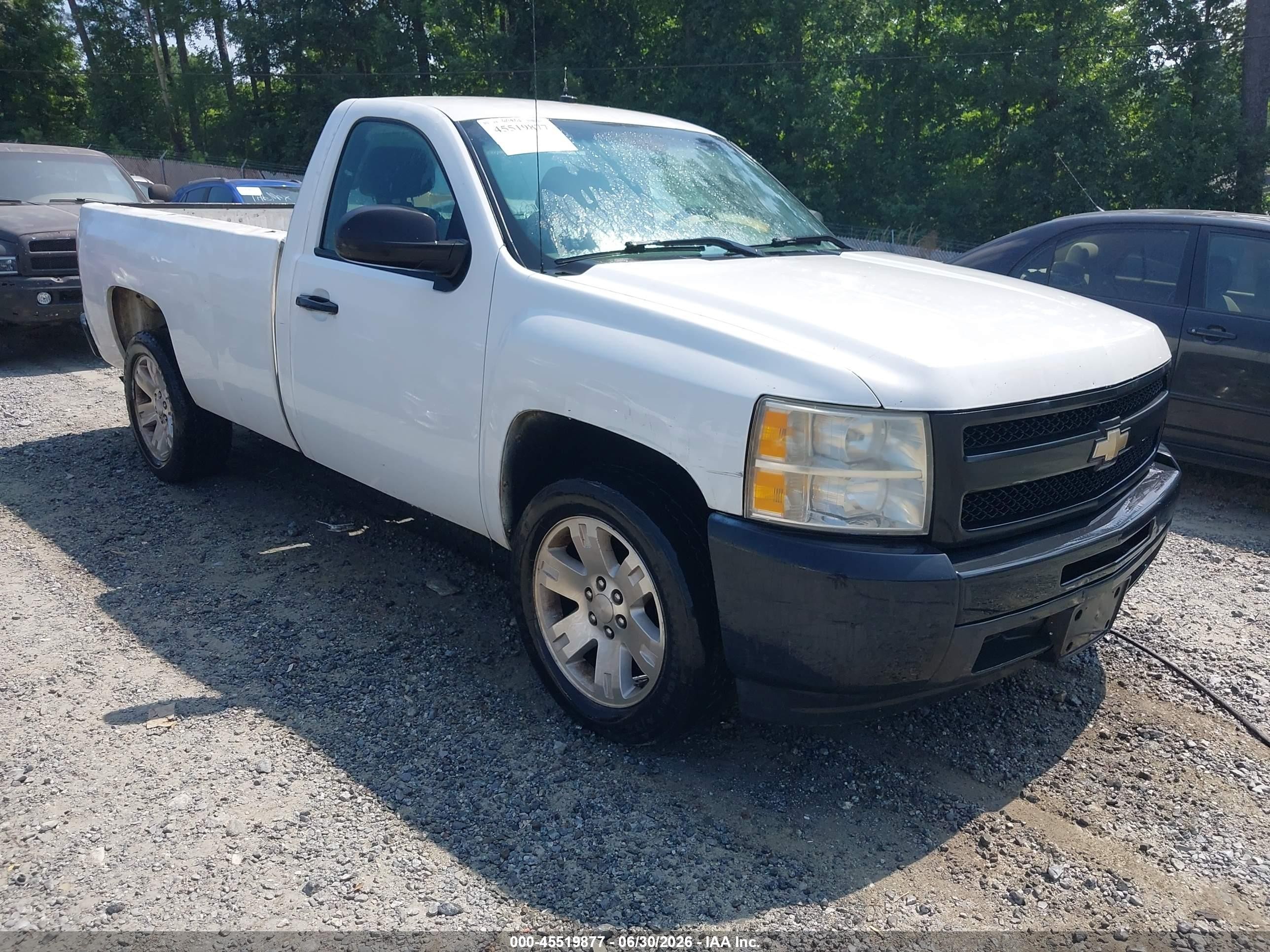 2010 Chevrolet Silverado 1500 Work Truck White vin: 1GCPCPEA5AZ167757