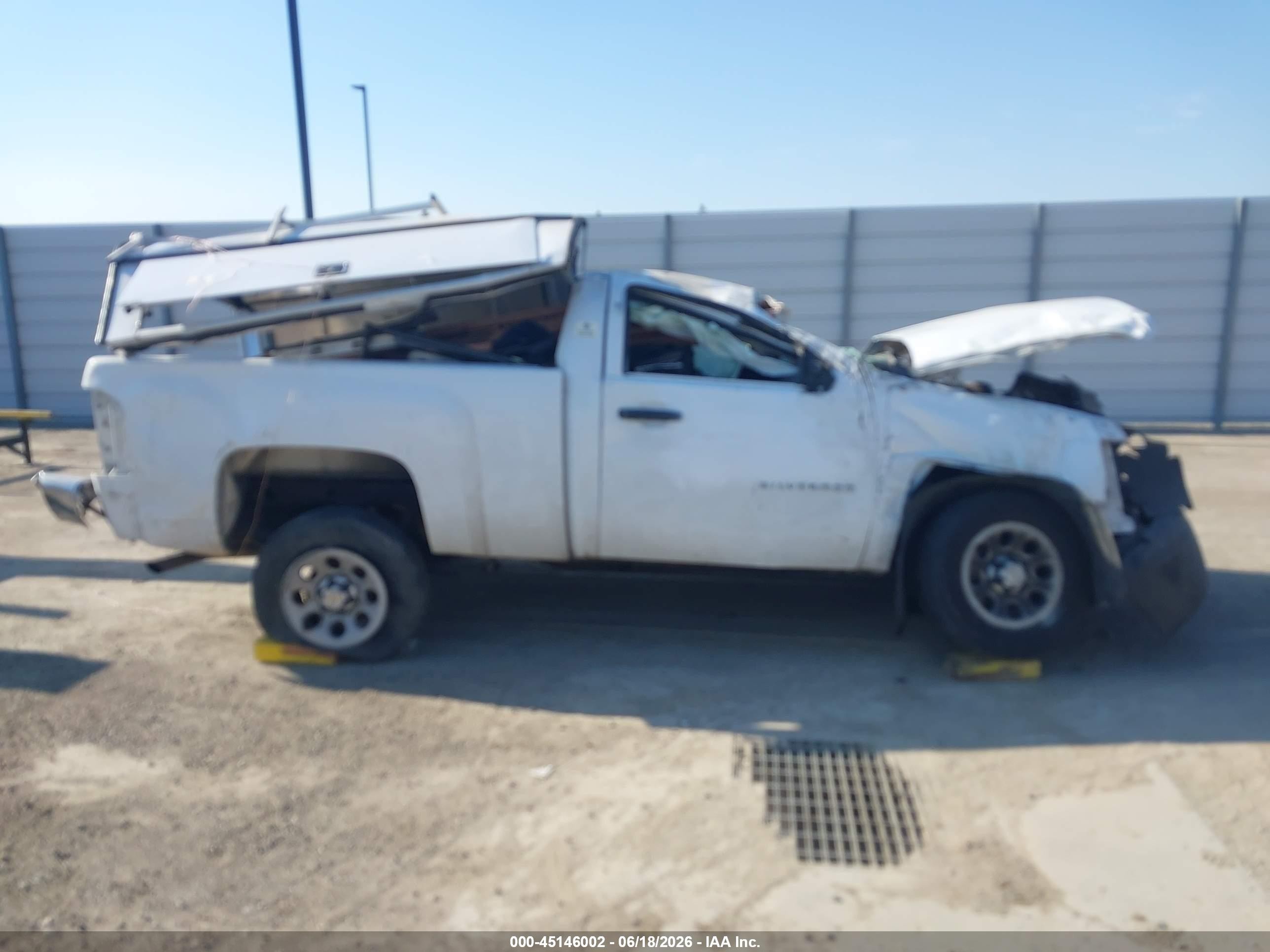 2010 Chevrolet Silverado 1500 Work Truck White vin: 1GCPCPEX2AZ134462