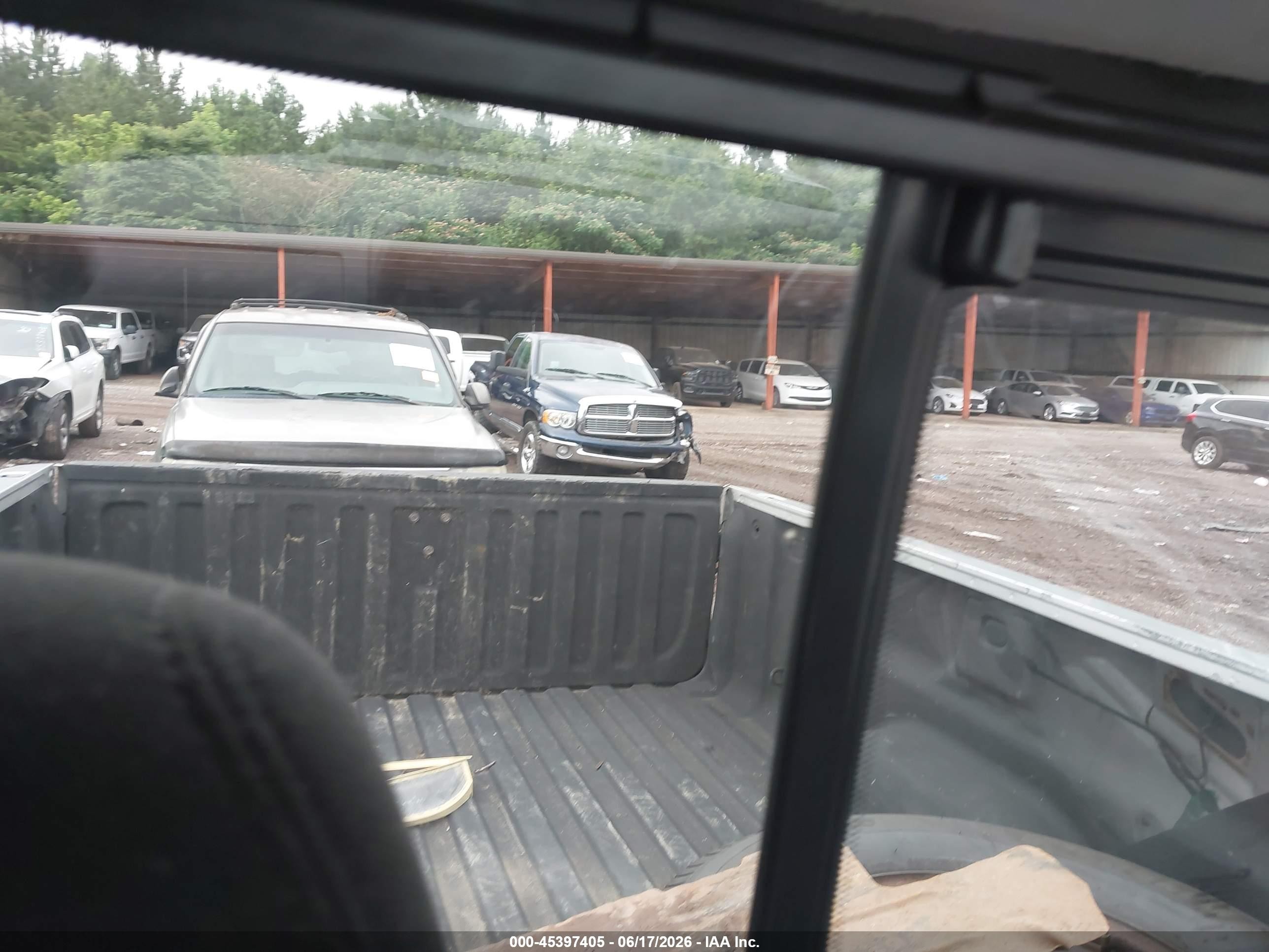 2010 Chevrolet Silverado 1500 Work Truck Silver vin: 1GCPCPEX4AZ132034