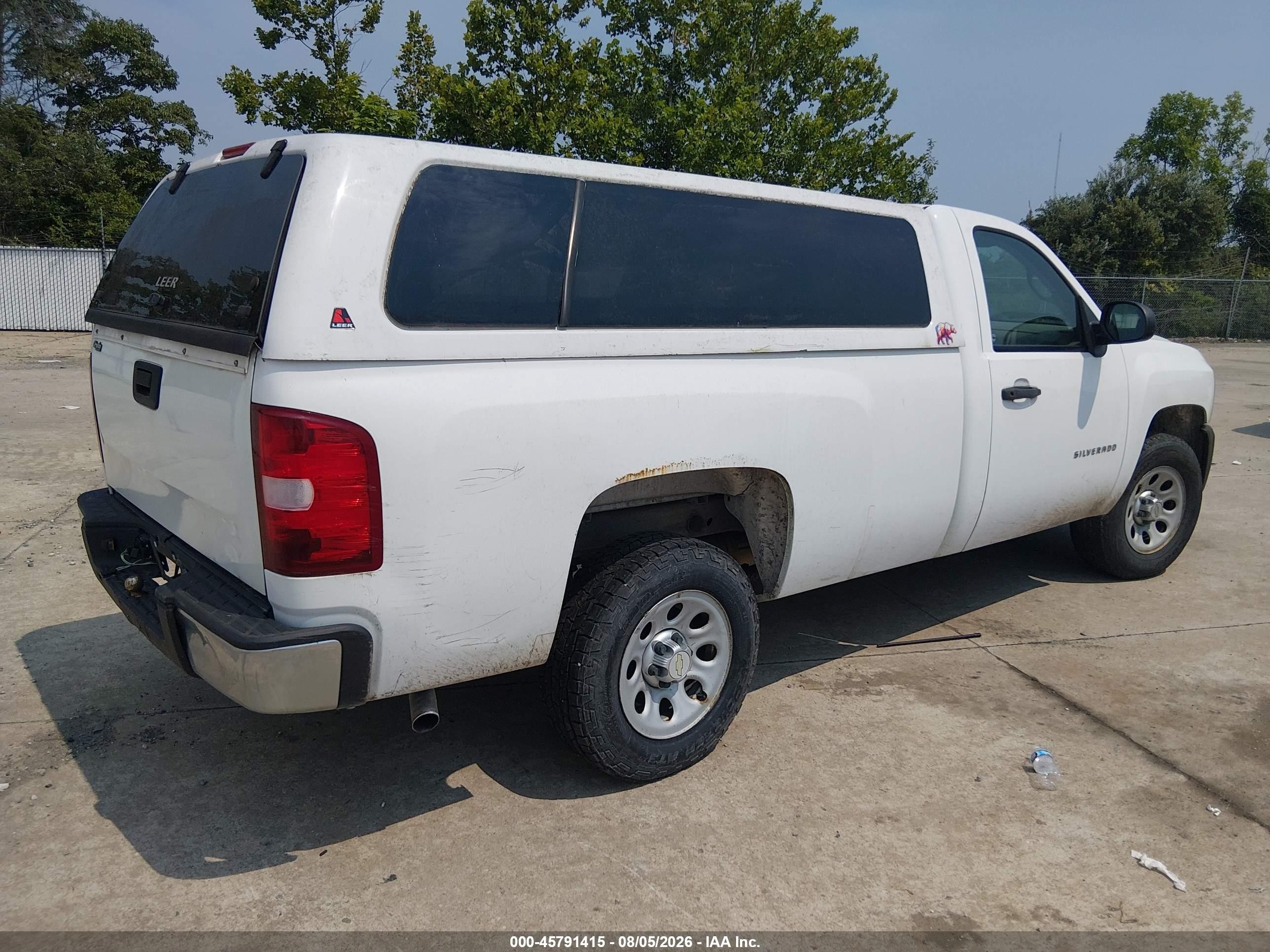 2010 Chevrolet Silverado 1500 Work Truck White vin: 1GCPCPEX4AZ259477