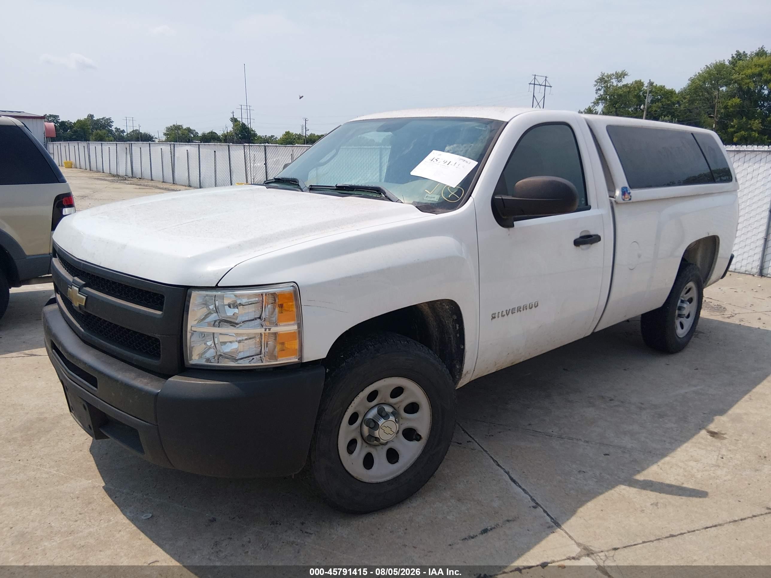 2010 Chevrolet Silverado 1500 Work Truck White vin: 1GCPCPEX4AZ259477