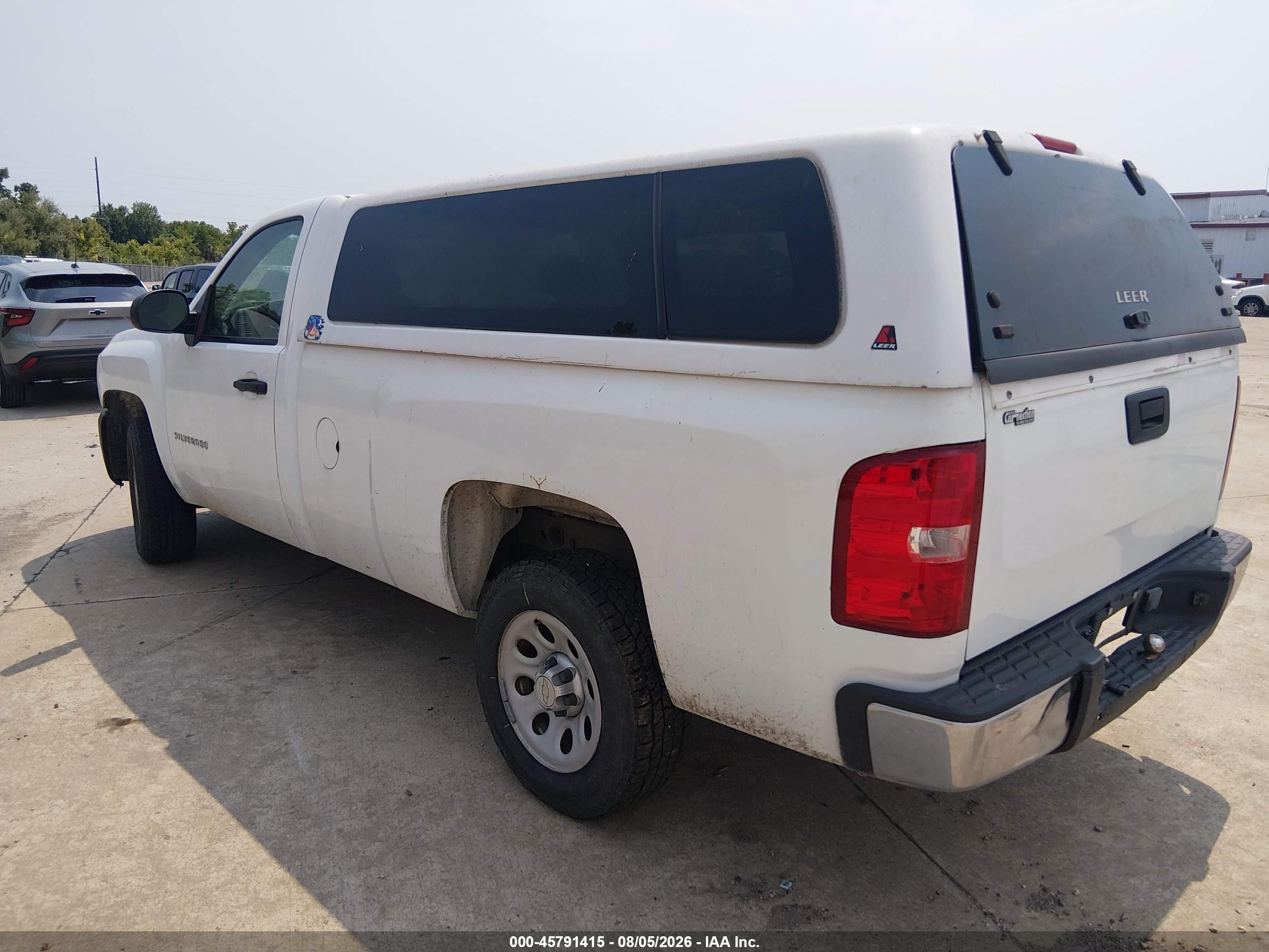 2010 Chevrolet Silverado 1500 Work Truck White vin: 1GCPCPEX4AZ259477