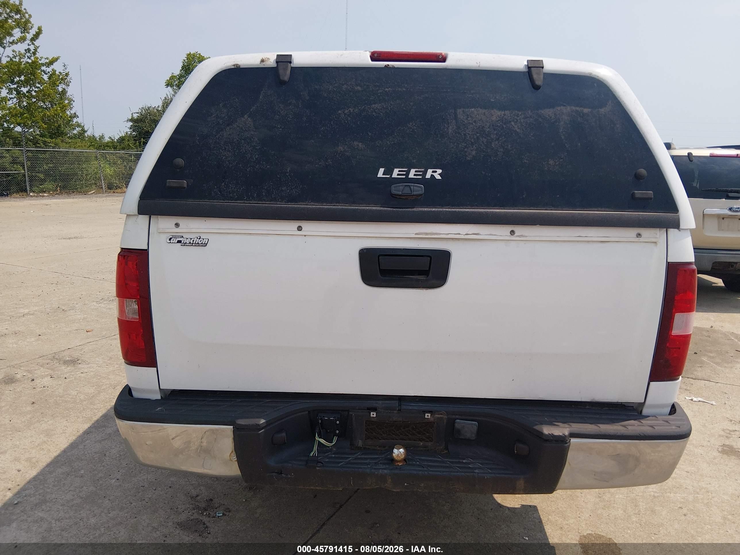 2010 Chevrolet Silverado 1500 Work Truck White vin: 1GCPCPEX4AZ259477