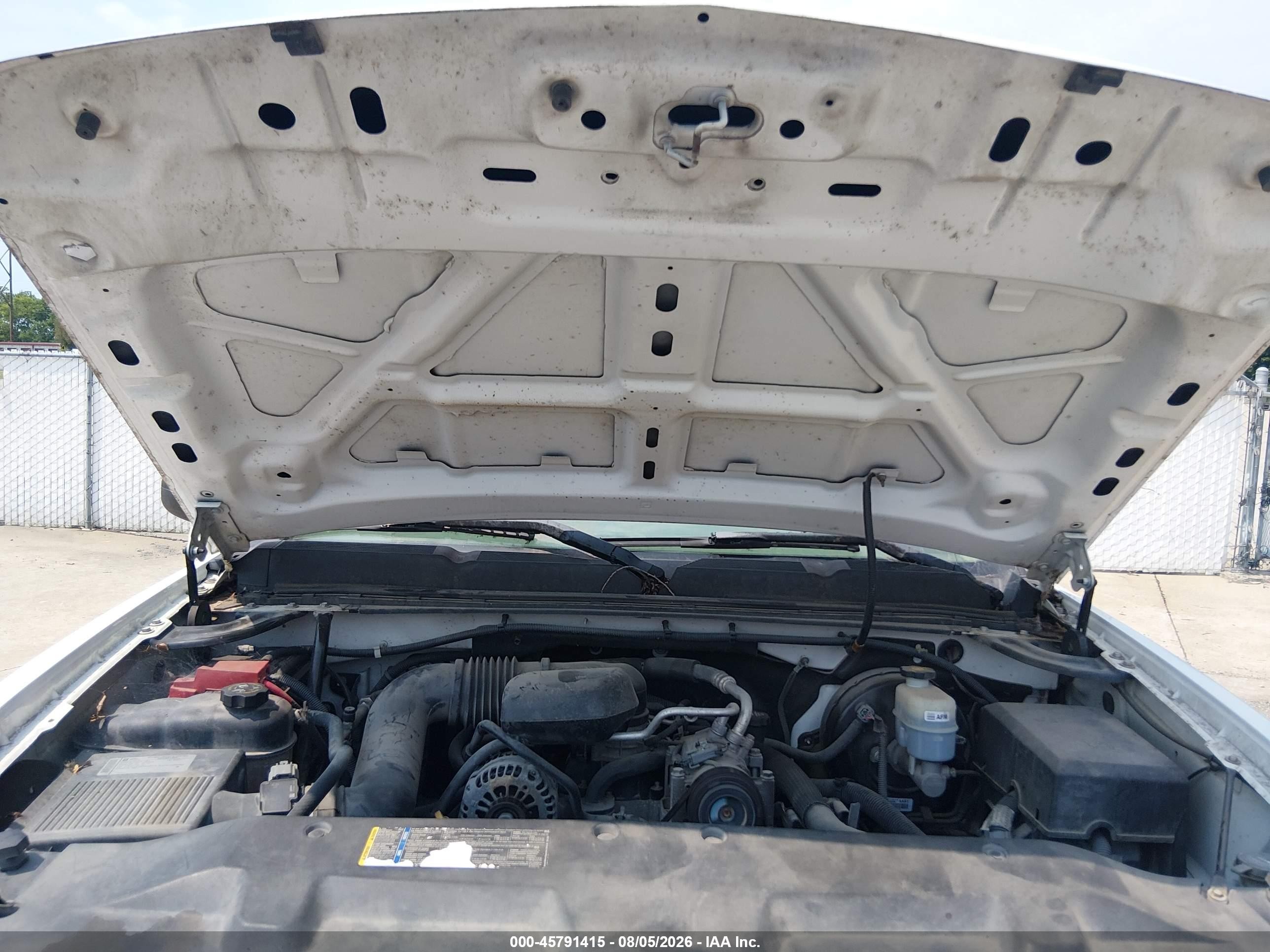 2010 Chevrolet Silverado 1500 Work Truck White vin: 1GCPCPEX4AZ259477