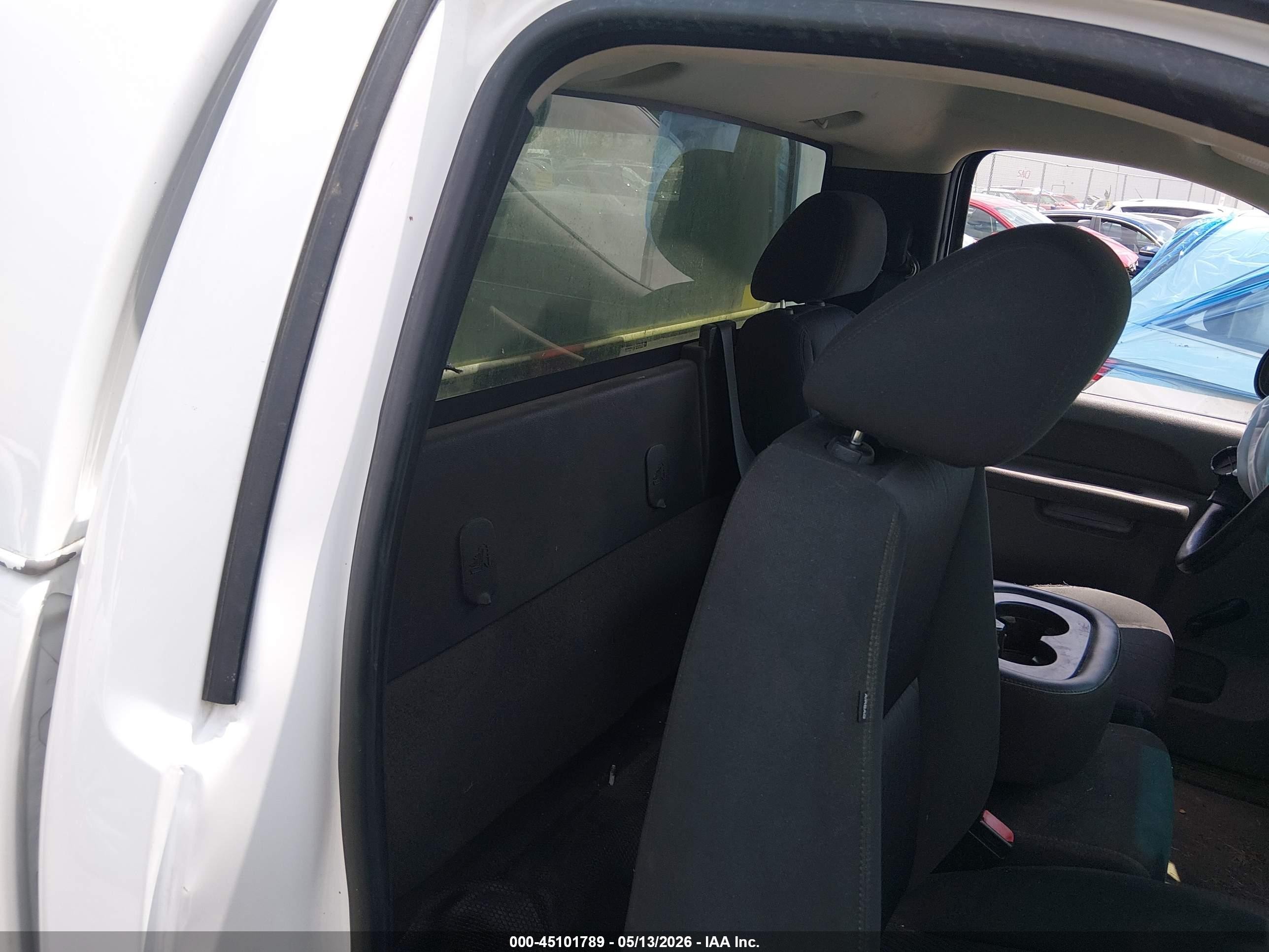 2010 Chevrolet Silverado 1500 Work Truck White vin: 1GCPCPEX5AZ204052