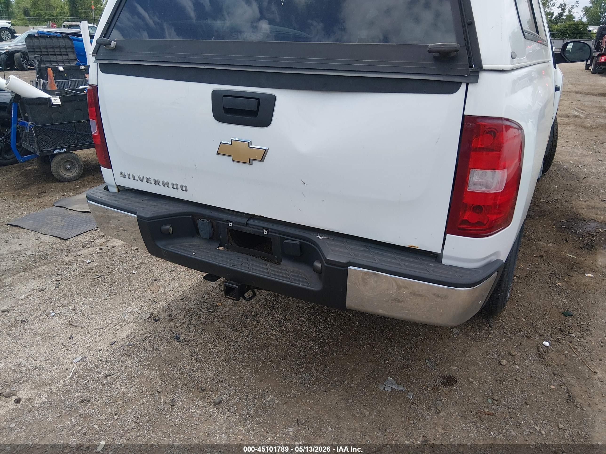 2010 Chevrolet Silverado 1500 Work Truck White vin: 1GCPCPEX5AZ204052