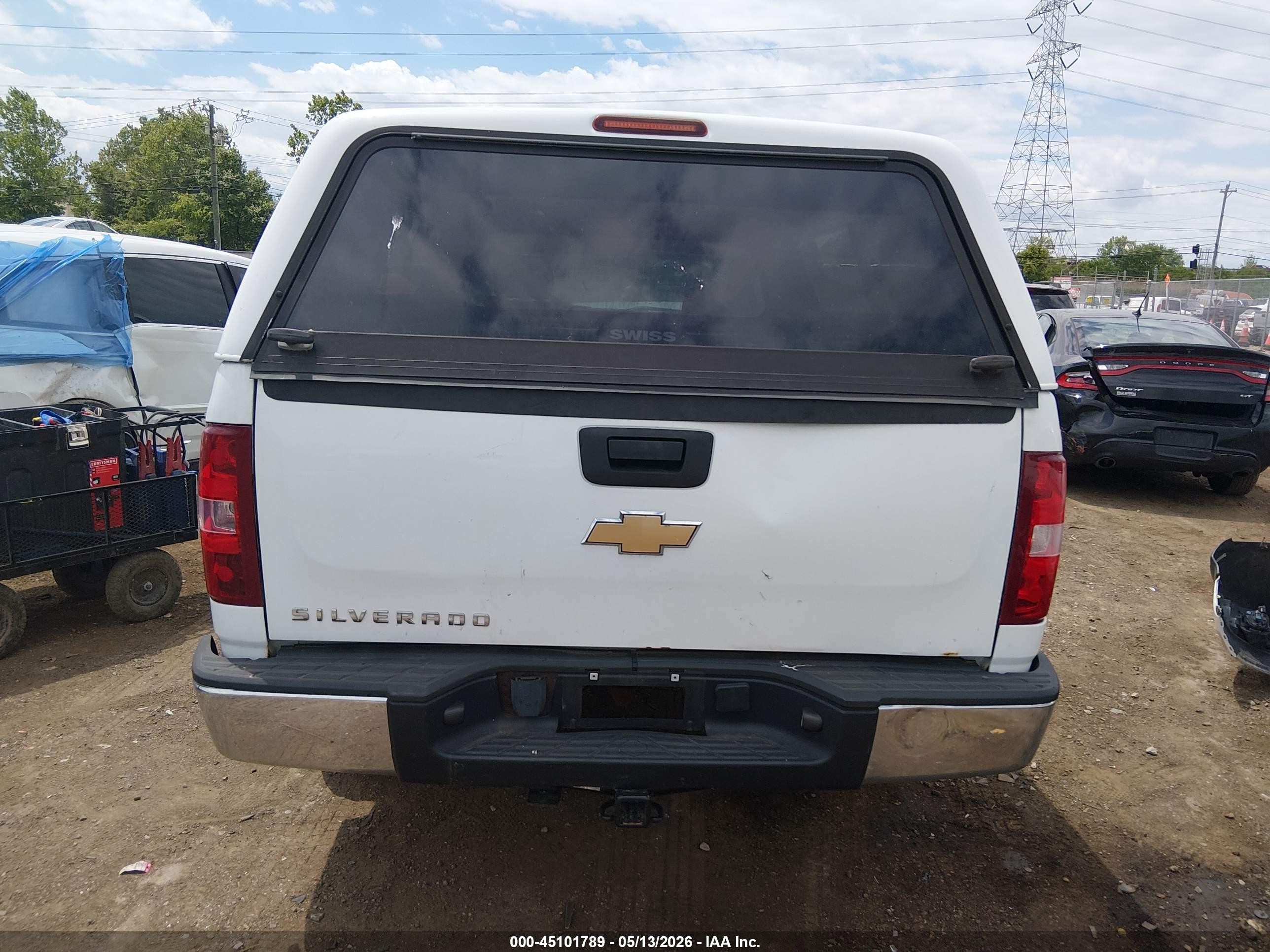 2010 Chevrolet Silverado 1500 Work Truck White vin: 1GCPCPEX5AZ204052