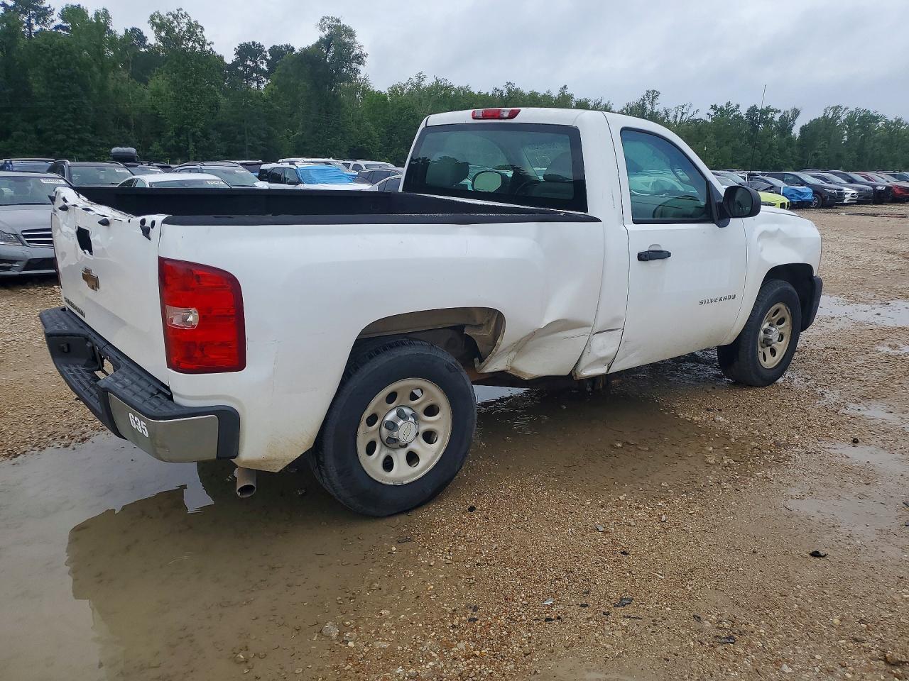 2010 Chevrolet Silverado C1500 White vin: 1GCPCPEX8AZ299092