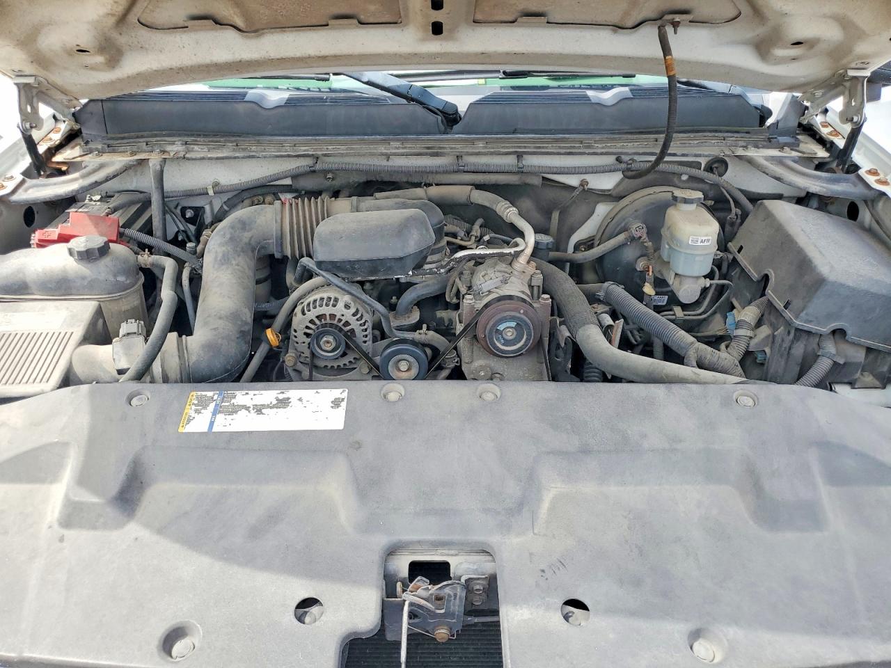 2010 Chevrolet Silverado C1500 White vin: 1GCPCPEX8AZ299092