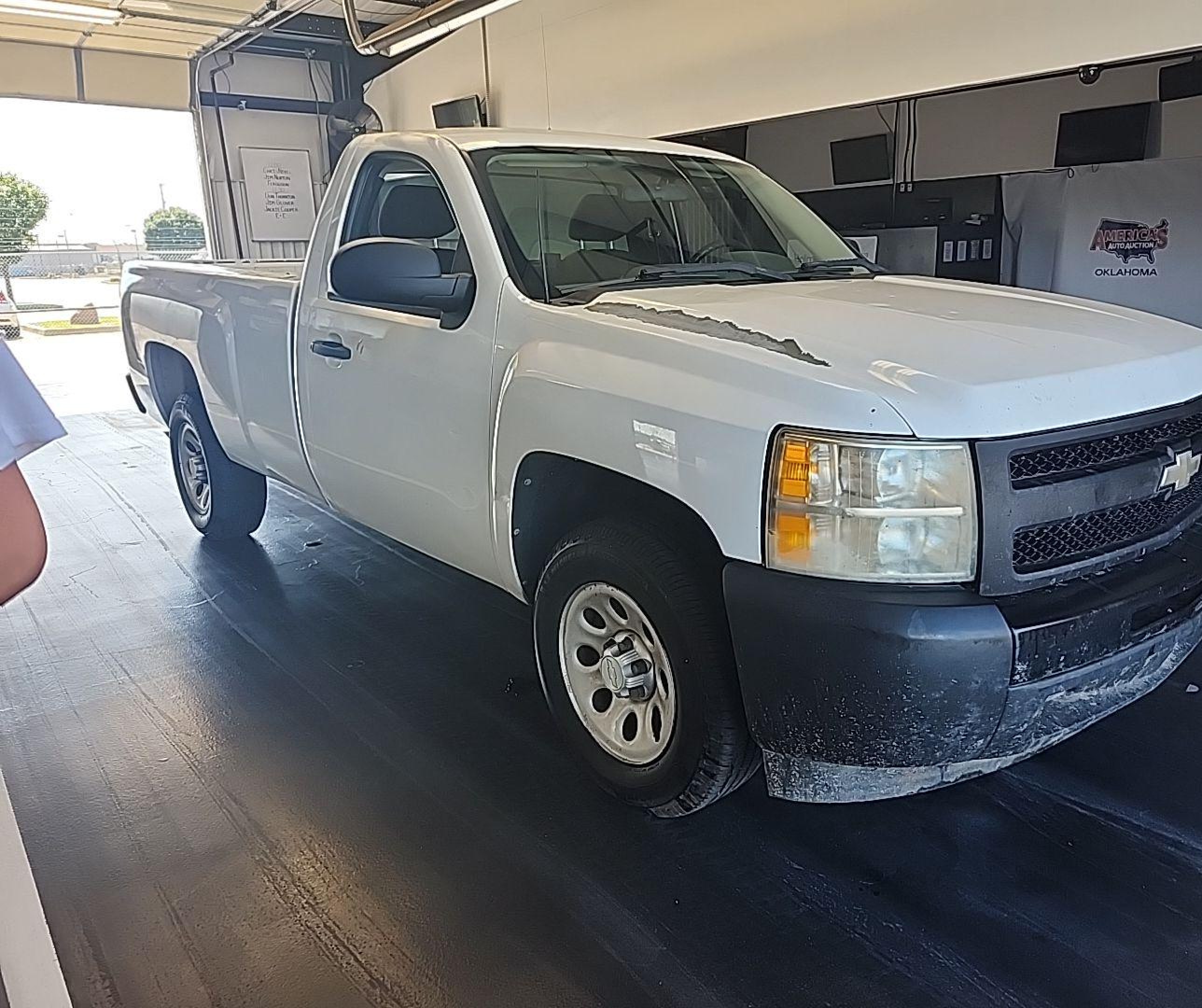 2010 Chevrolet Silverado C1500 vin: 1GCPCPEXXAZ175230