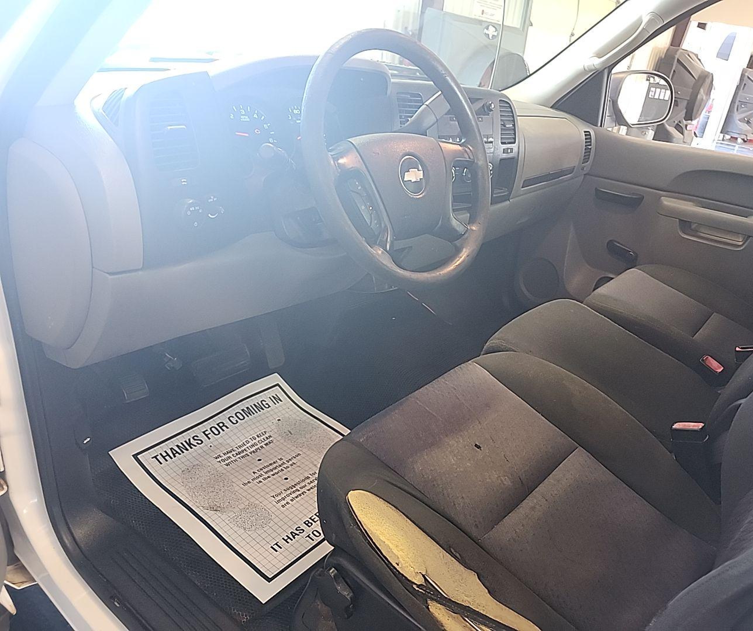 2010 Chevrolet Silverado C1500 vin: 1GCPCPEXXAZ175230