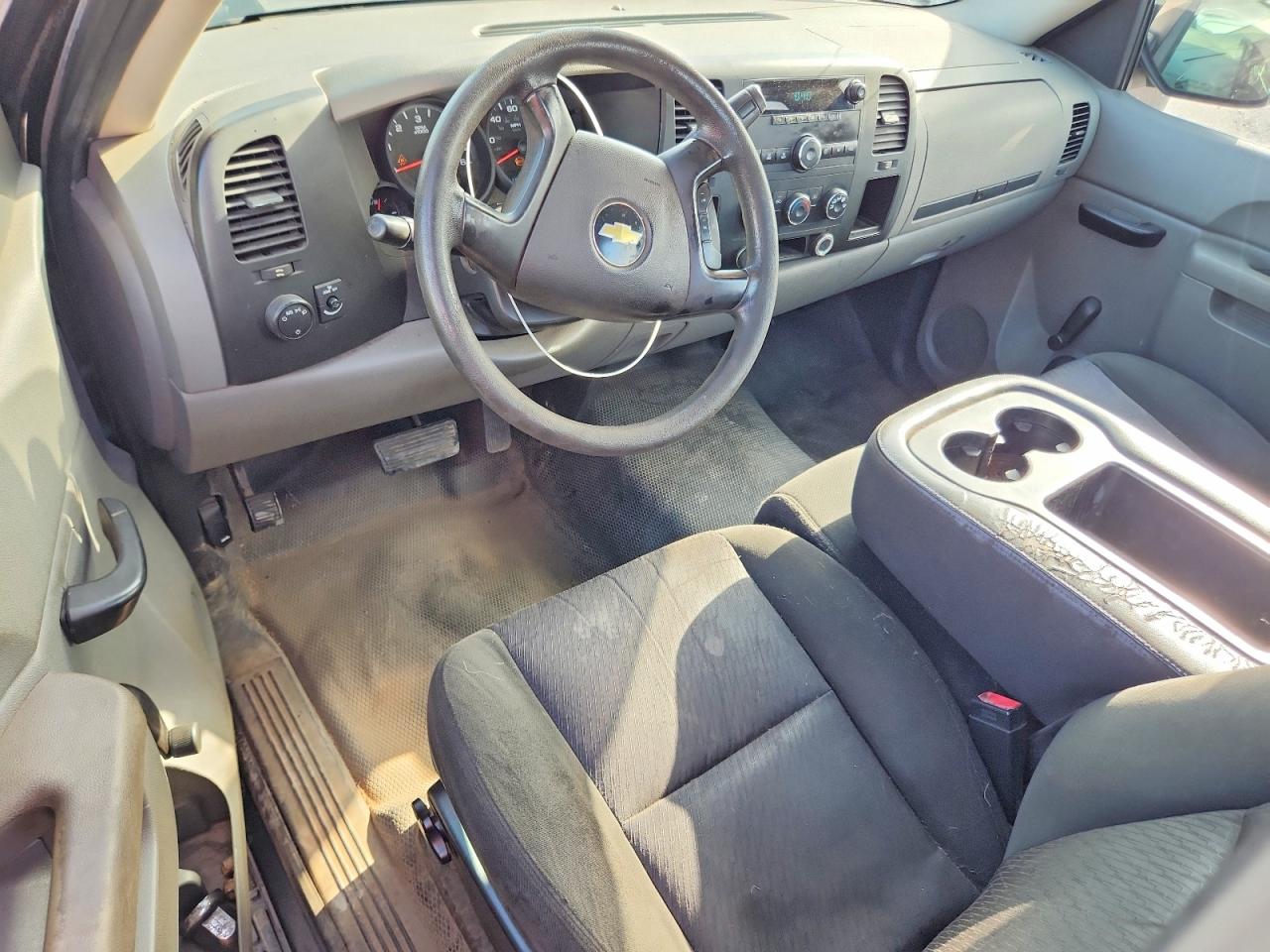 2010 Chevrolet Silverado C1500 Gray vin: 1GCPCPEXXAZ260388