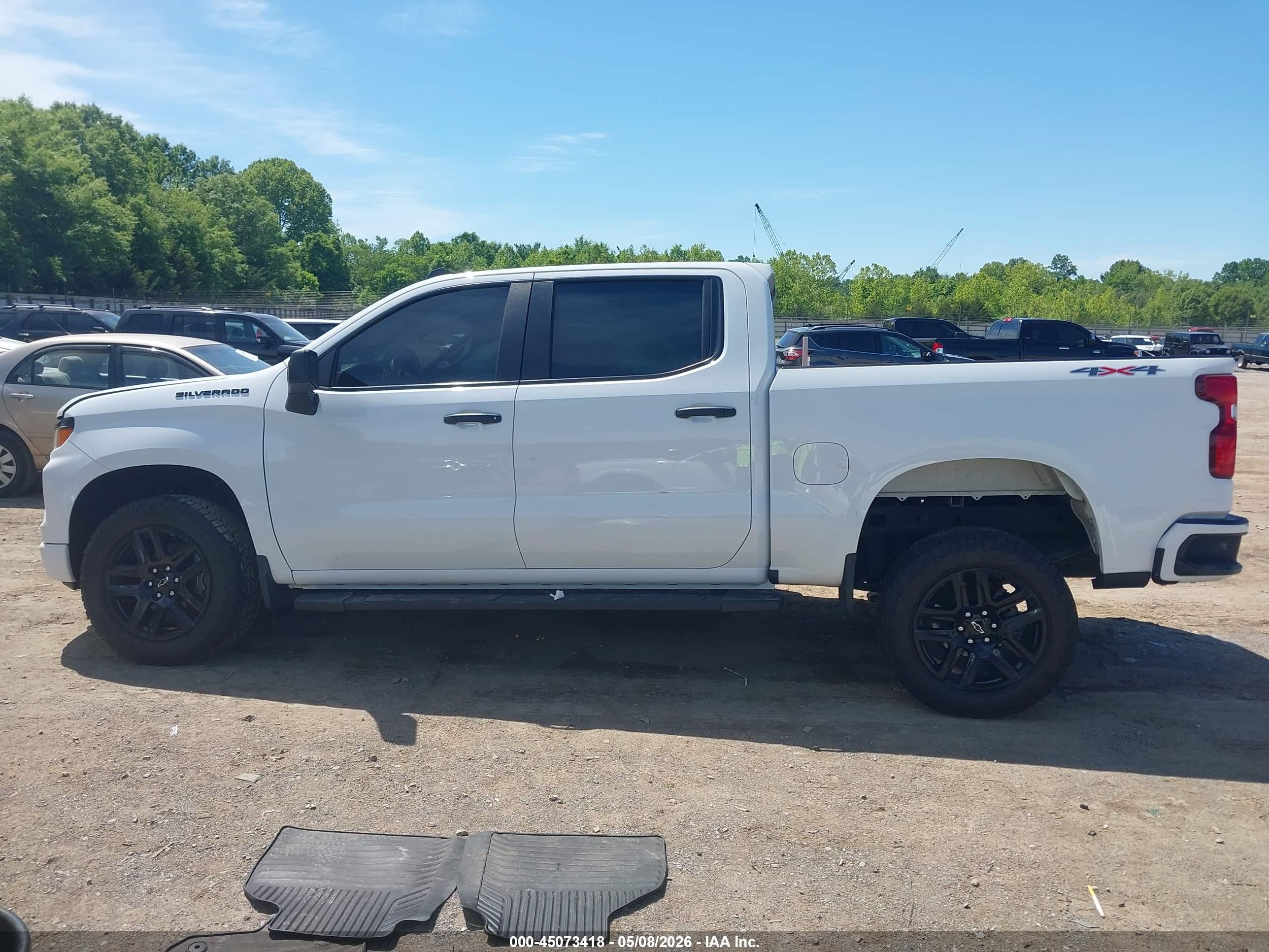 2022 Chevrolet Silverado 1500 4wd  Short Bed Custom Белый vin: 1GCPDBEK0NZ508657