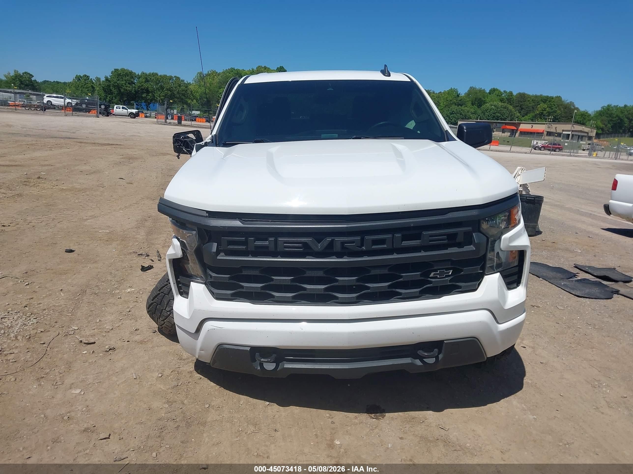 2022 Chevrolet Silverado 1500 4wd  Short Bed Custom Белый vin: 1GCPDBEK0NZ508657