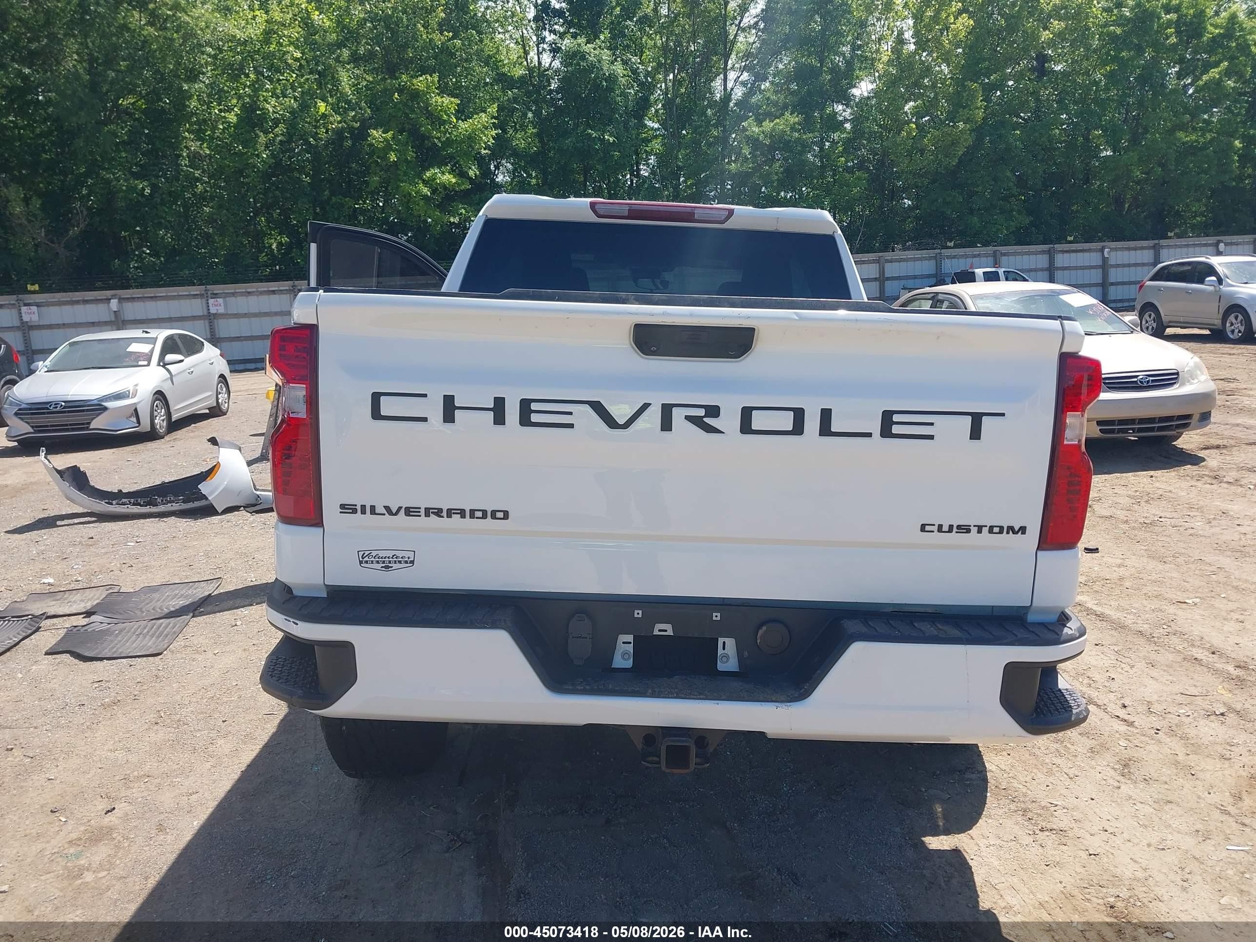 2022 Chevrolet Silverado 1500 4wd  Short Bed Custom Белый vin: 1GCPDBEK0NZ508657